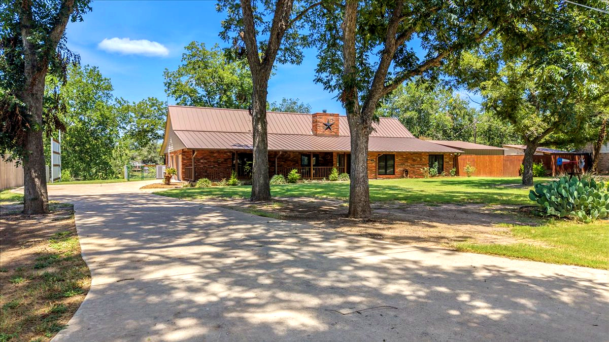 main property photo 29