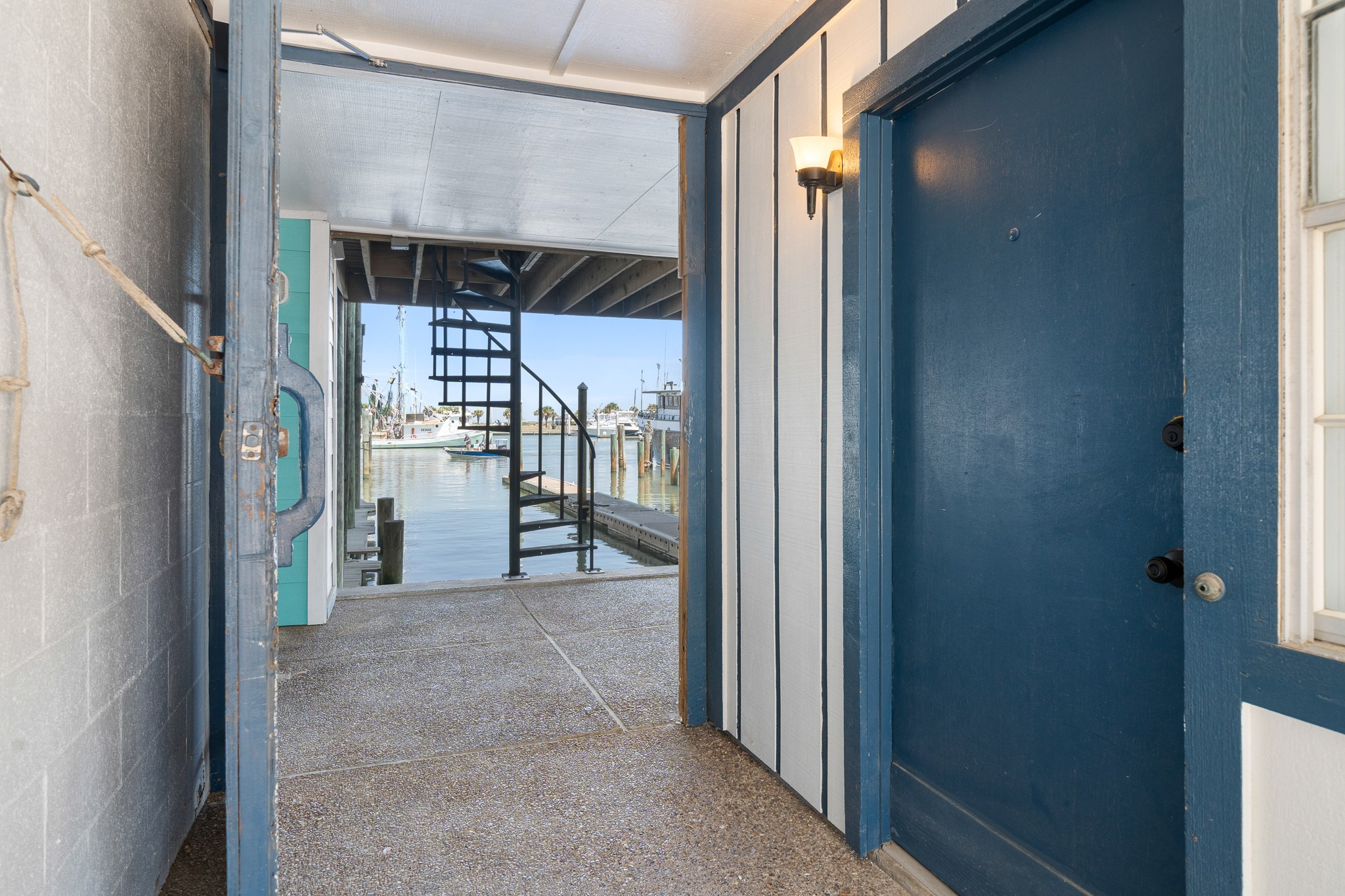 main property photo 16