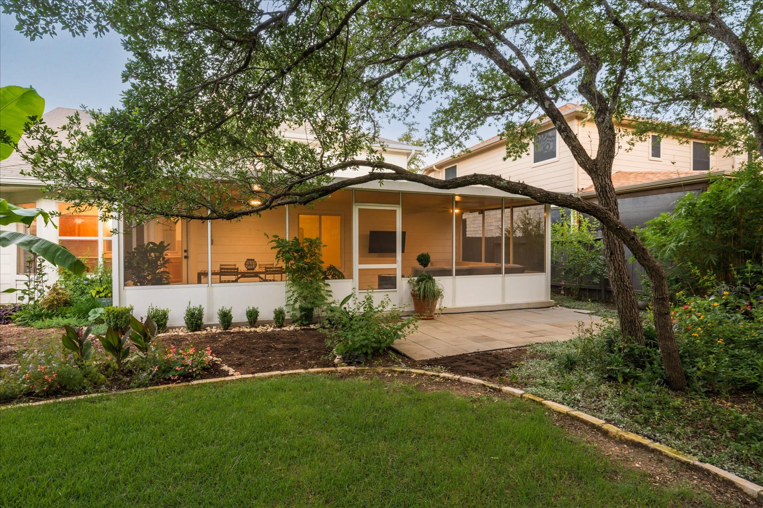 main property photo 30