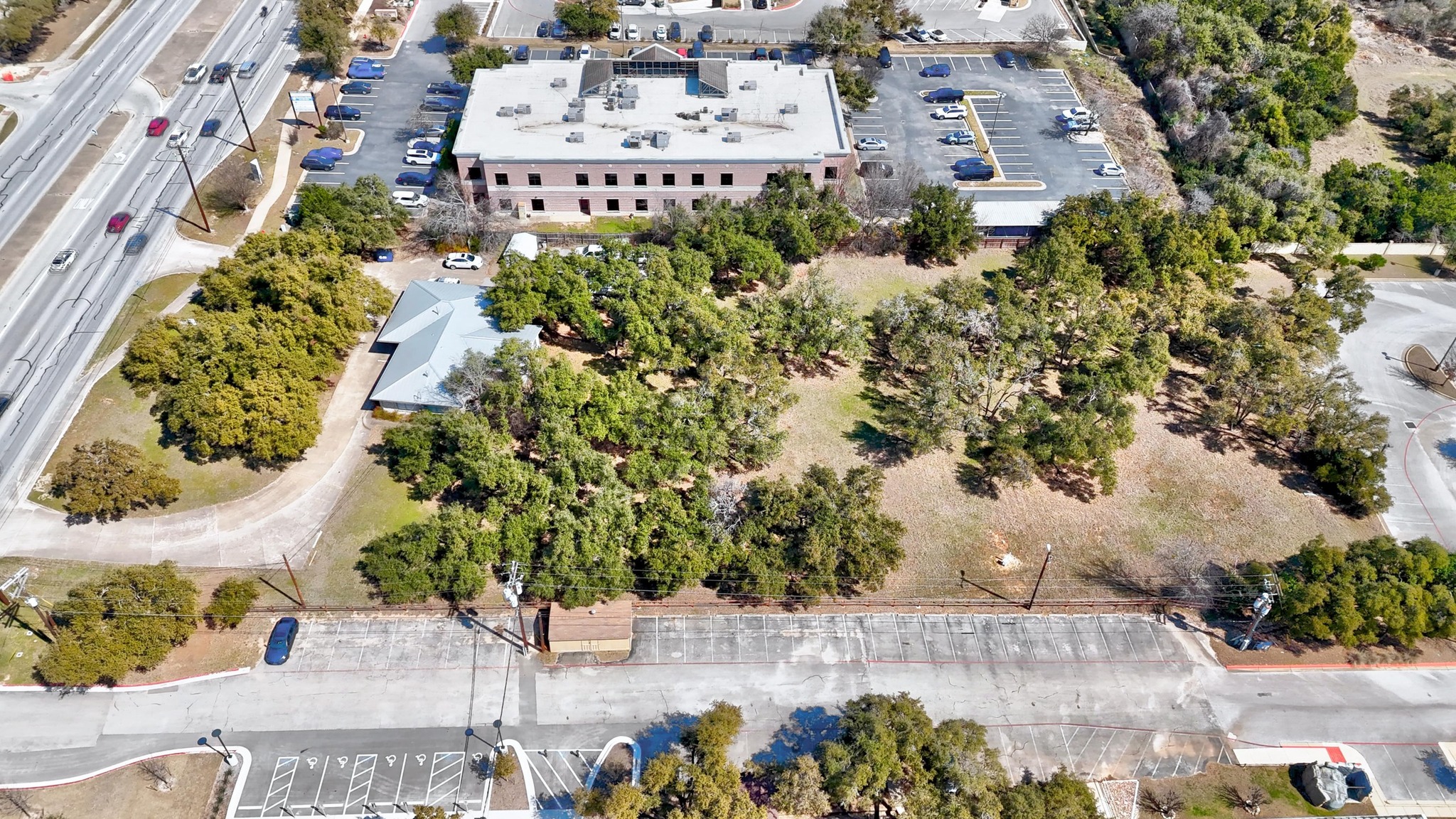main property photo 9