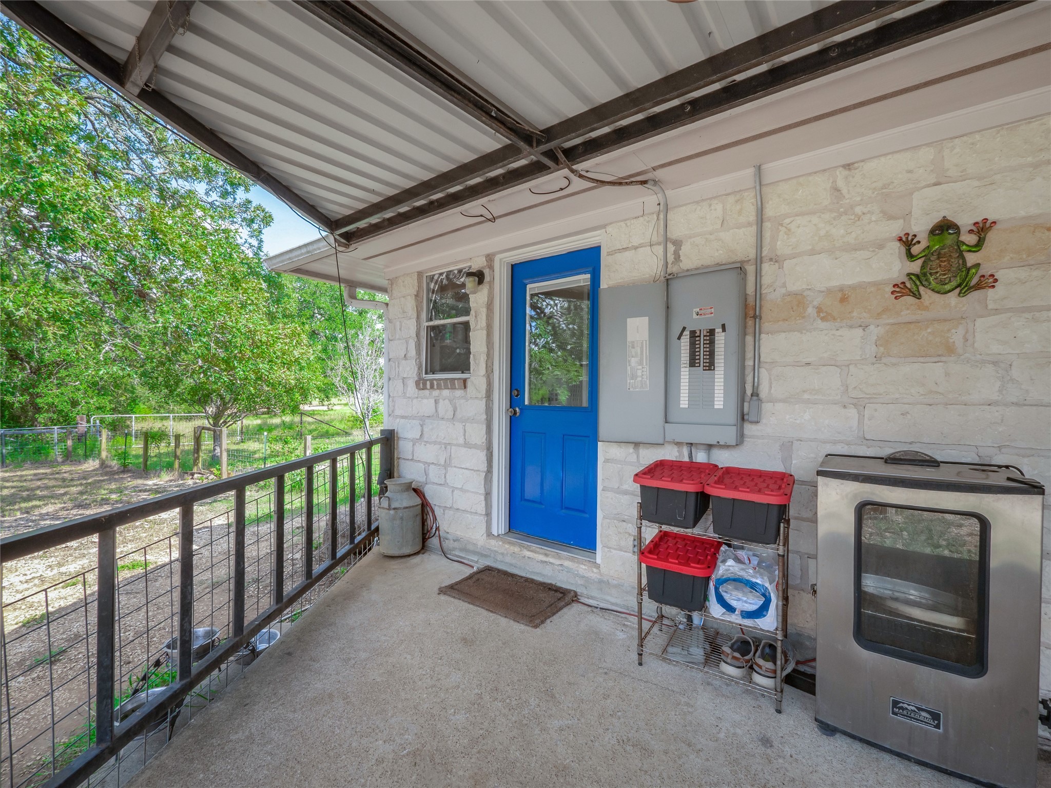 main property photo 23
