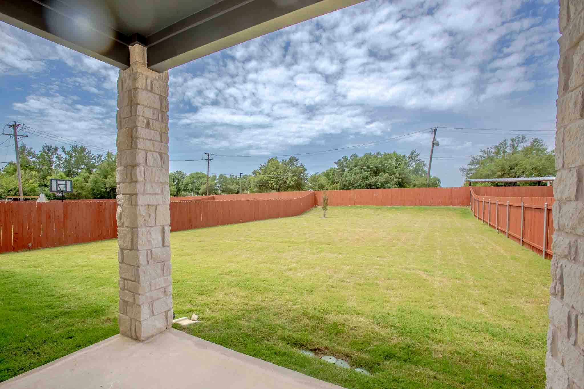 main property photo 28