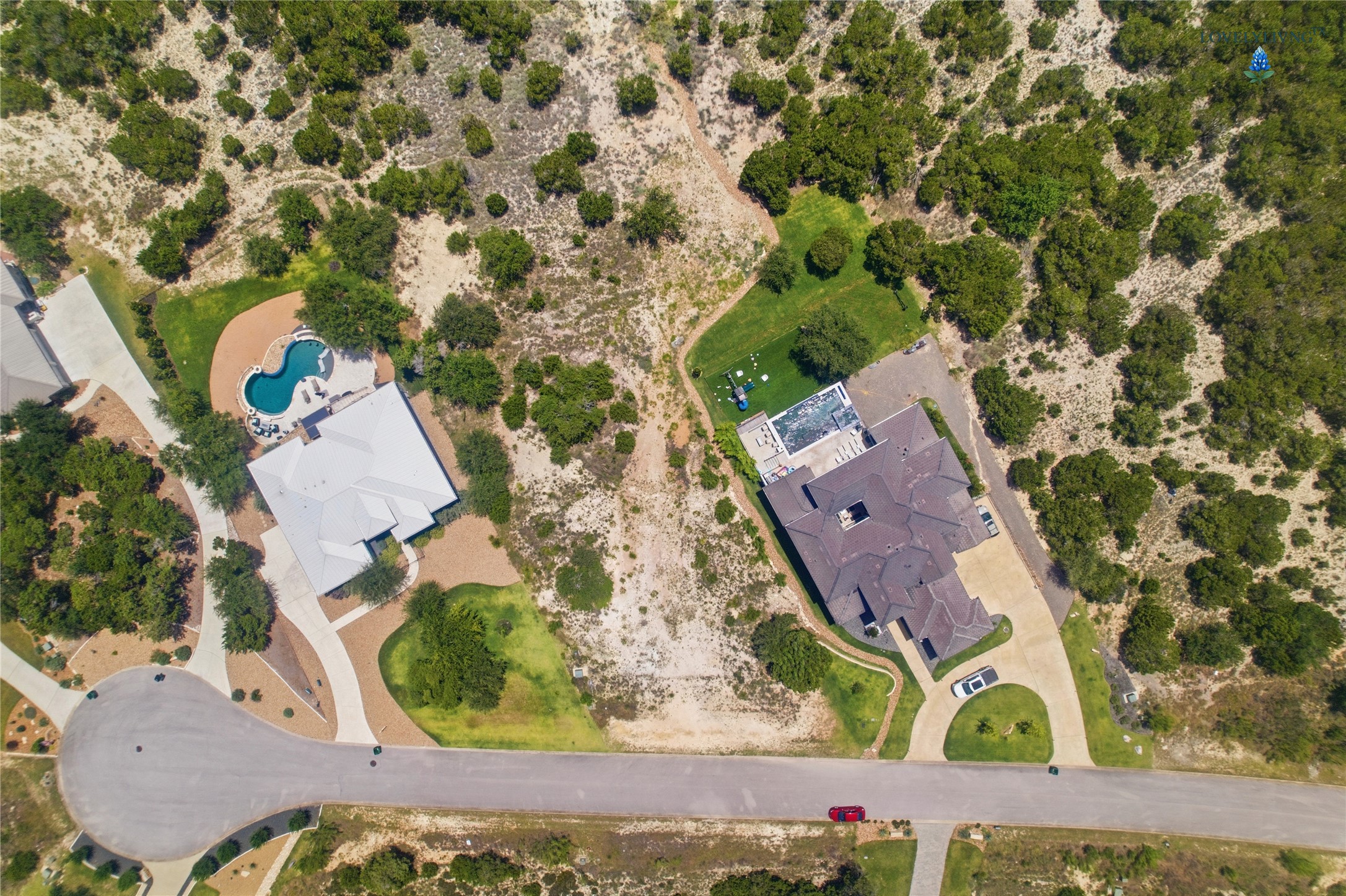 main property photo 6
