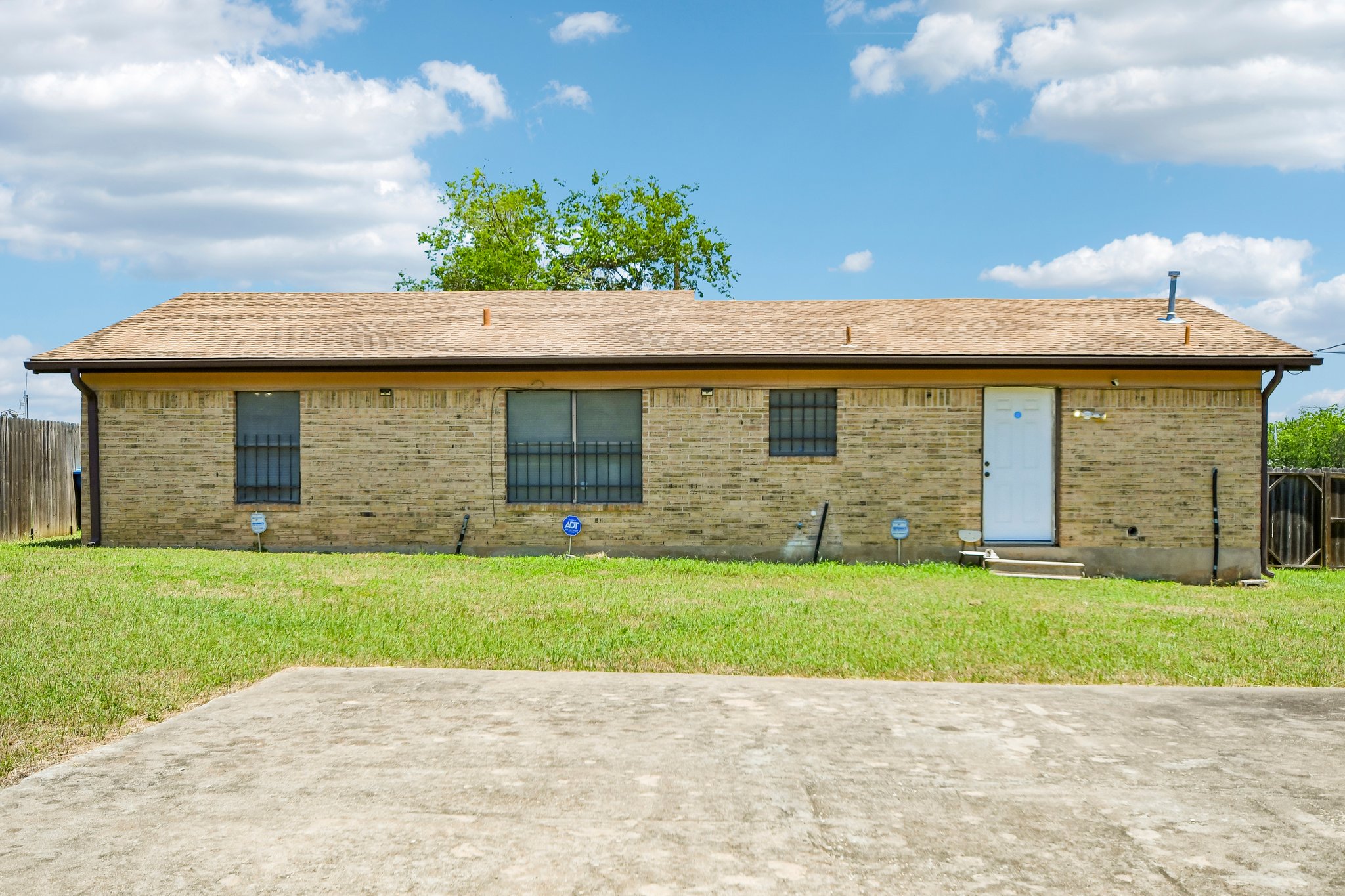 main property photo 26