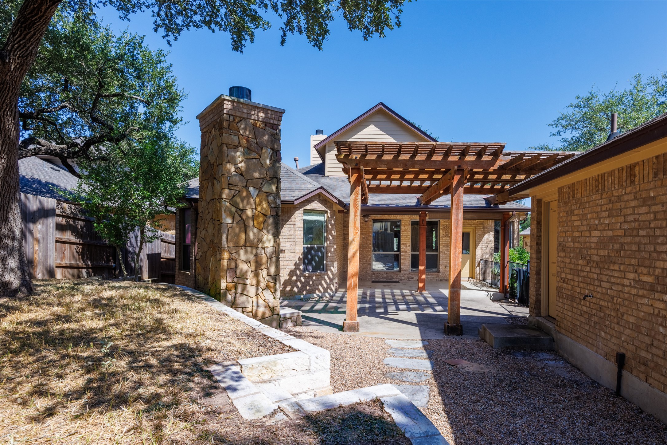 main property photo 18