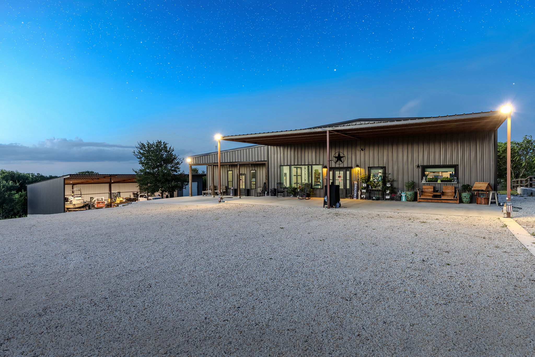 main property photo 16