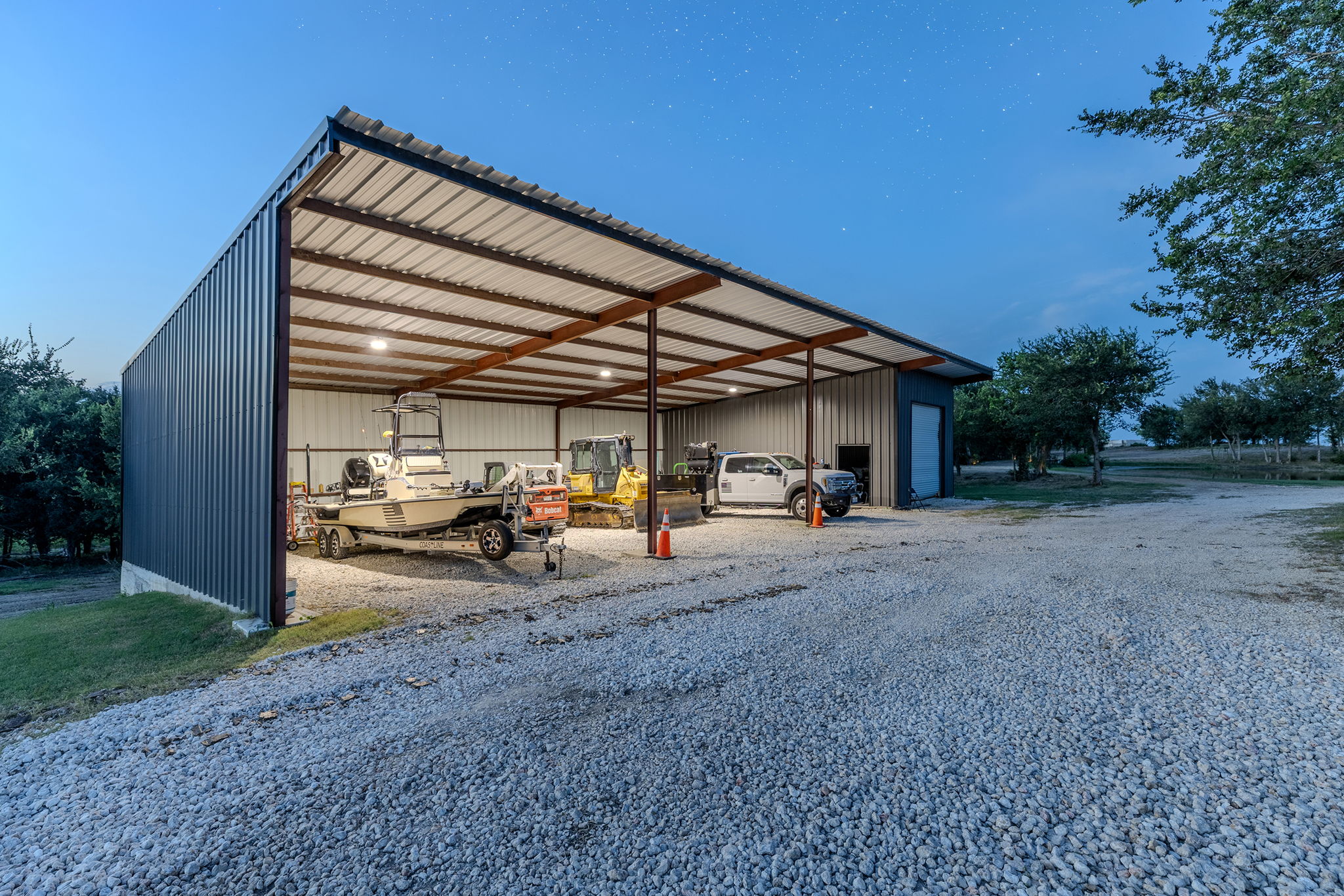 main property photo 17