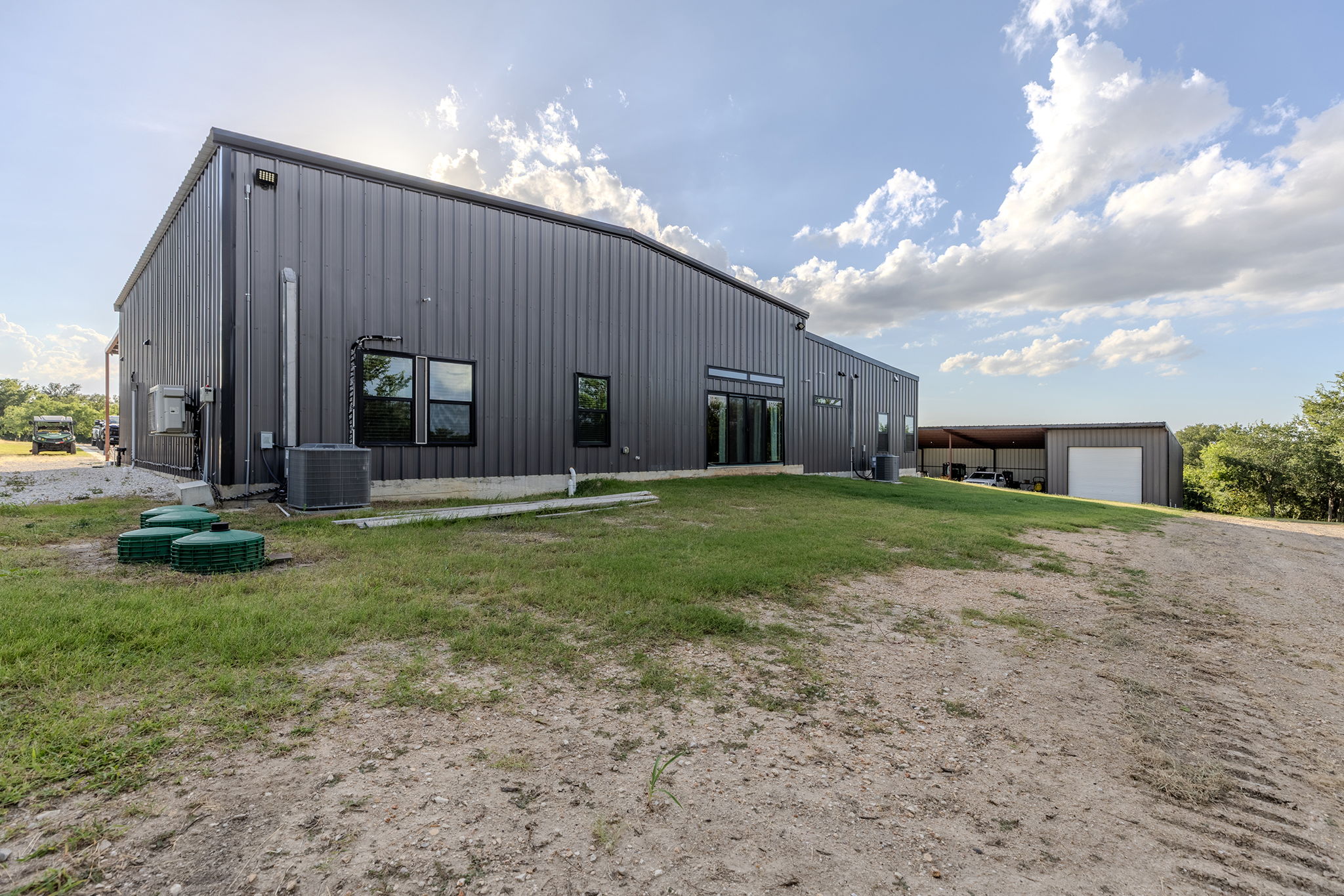 main property photo 20