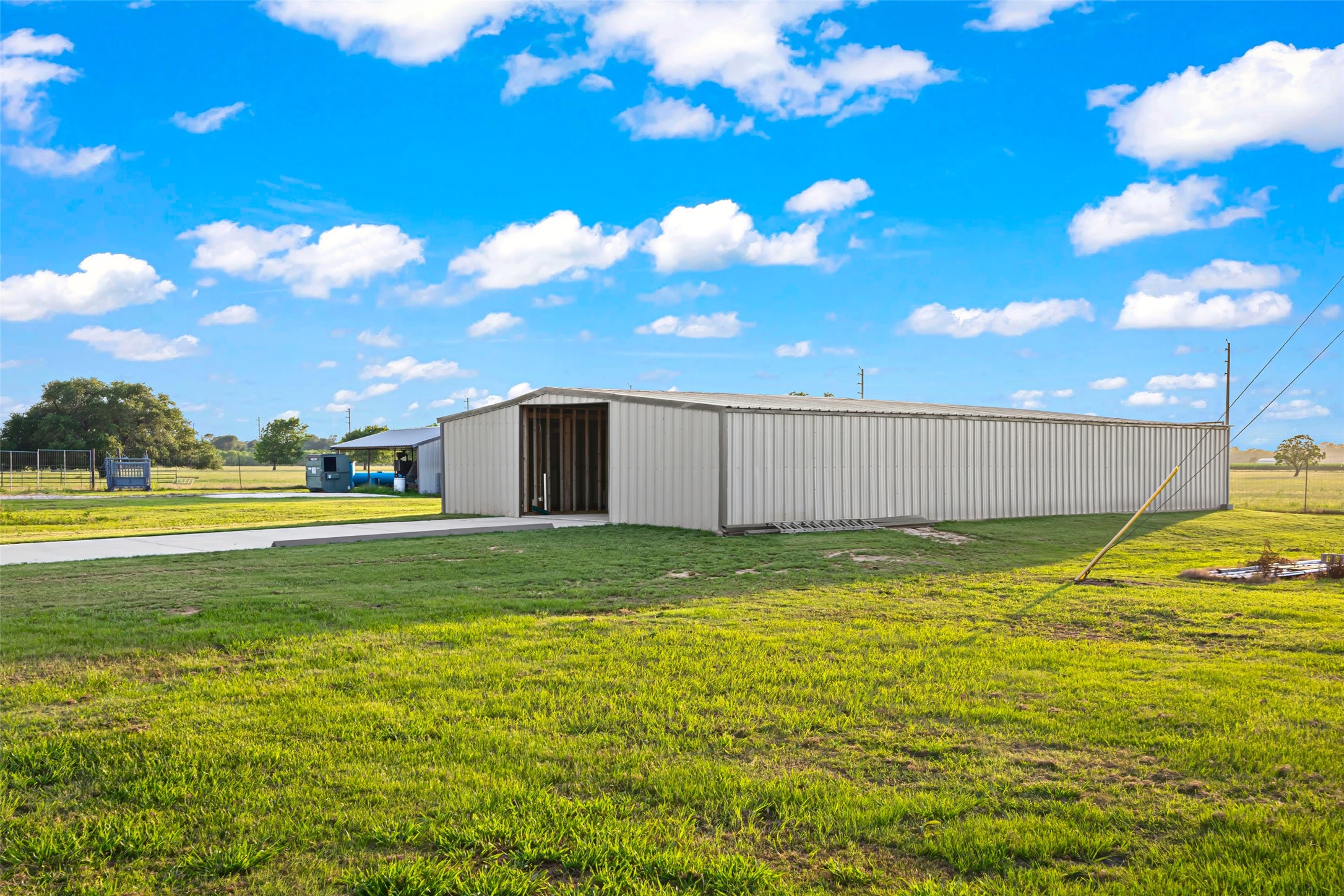 main property photo 14