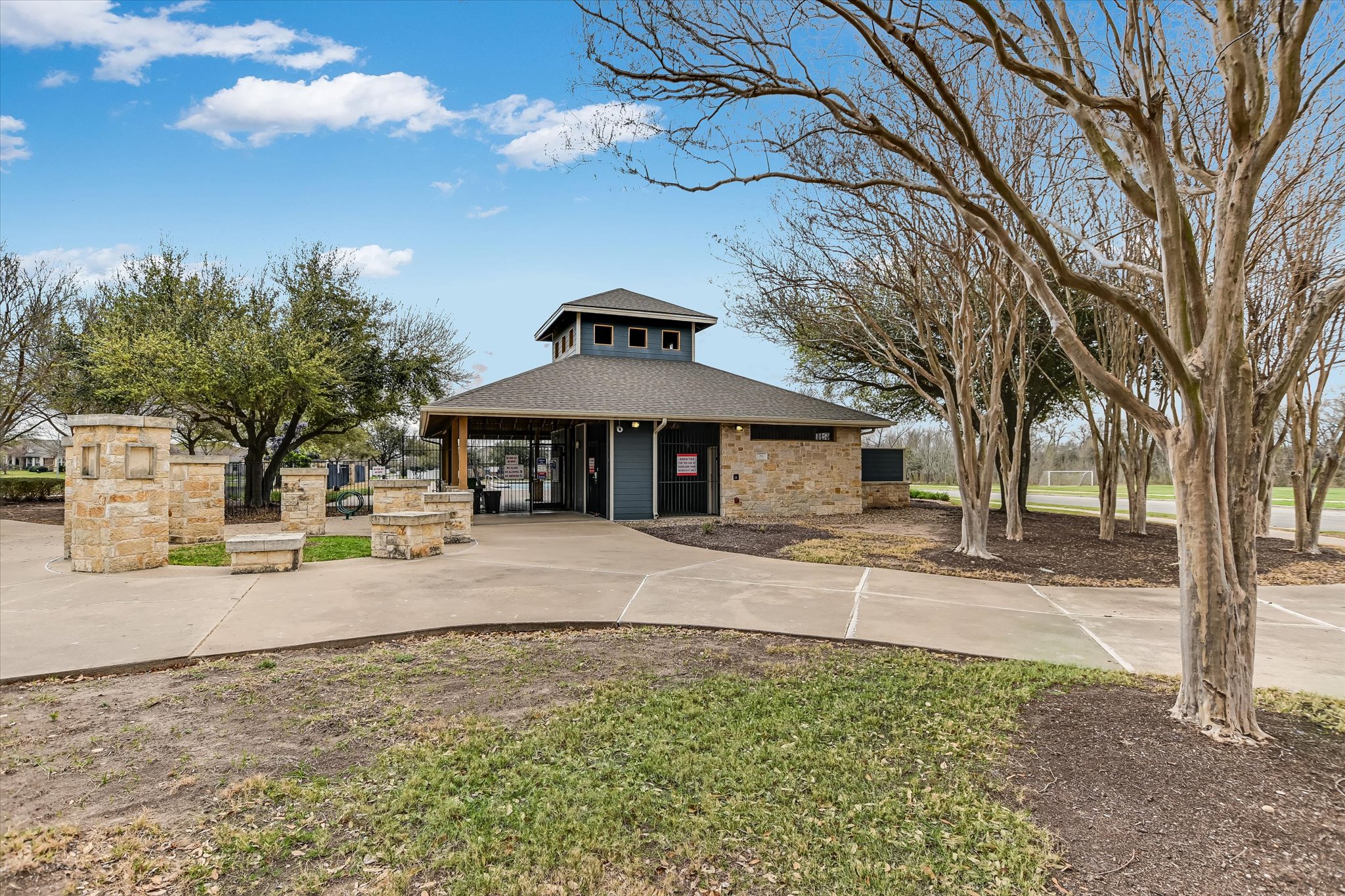 main property photo 25