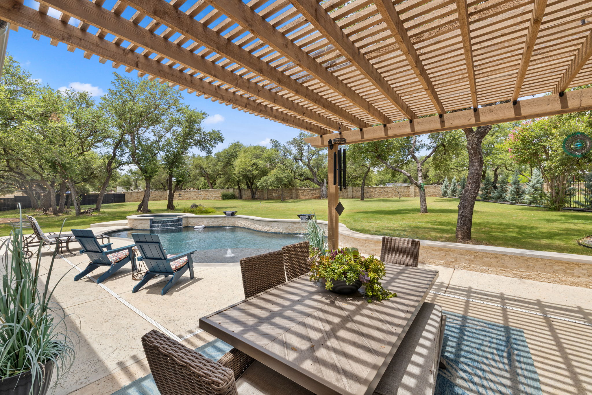 main property photo 25