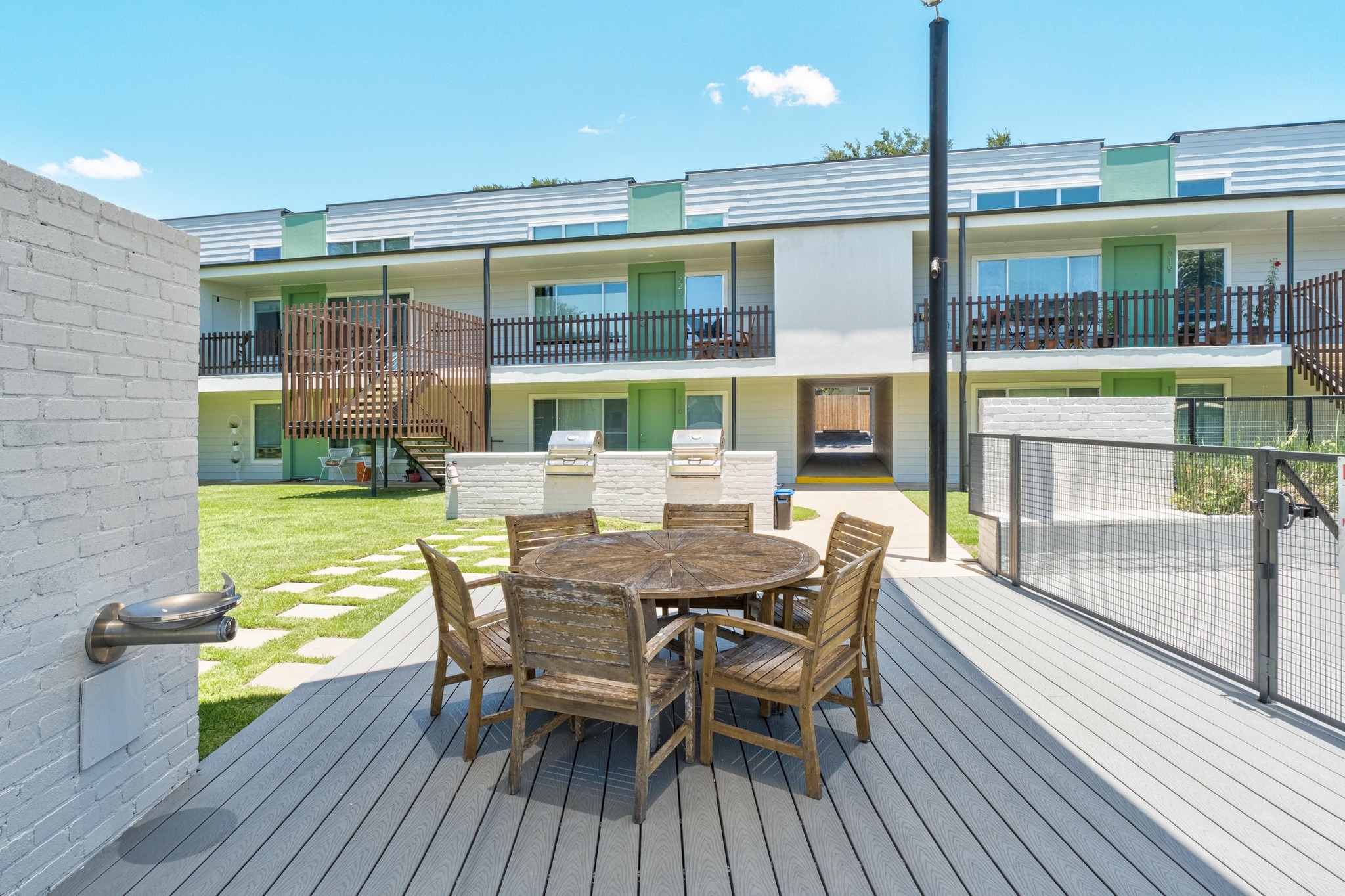 main property photo 22