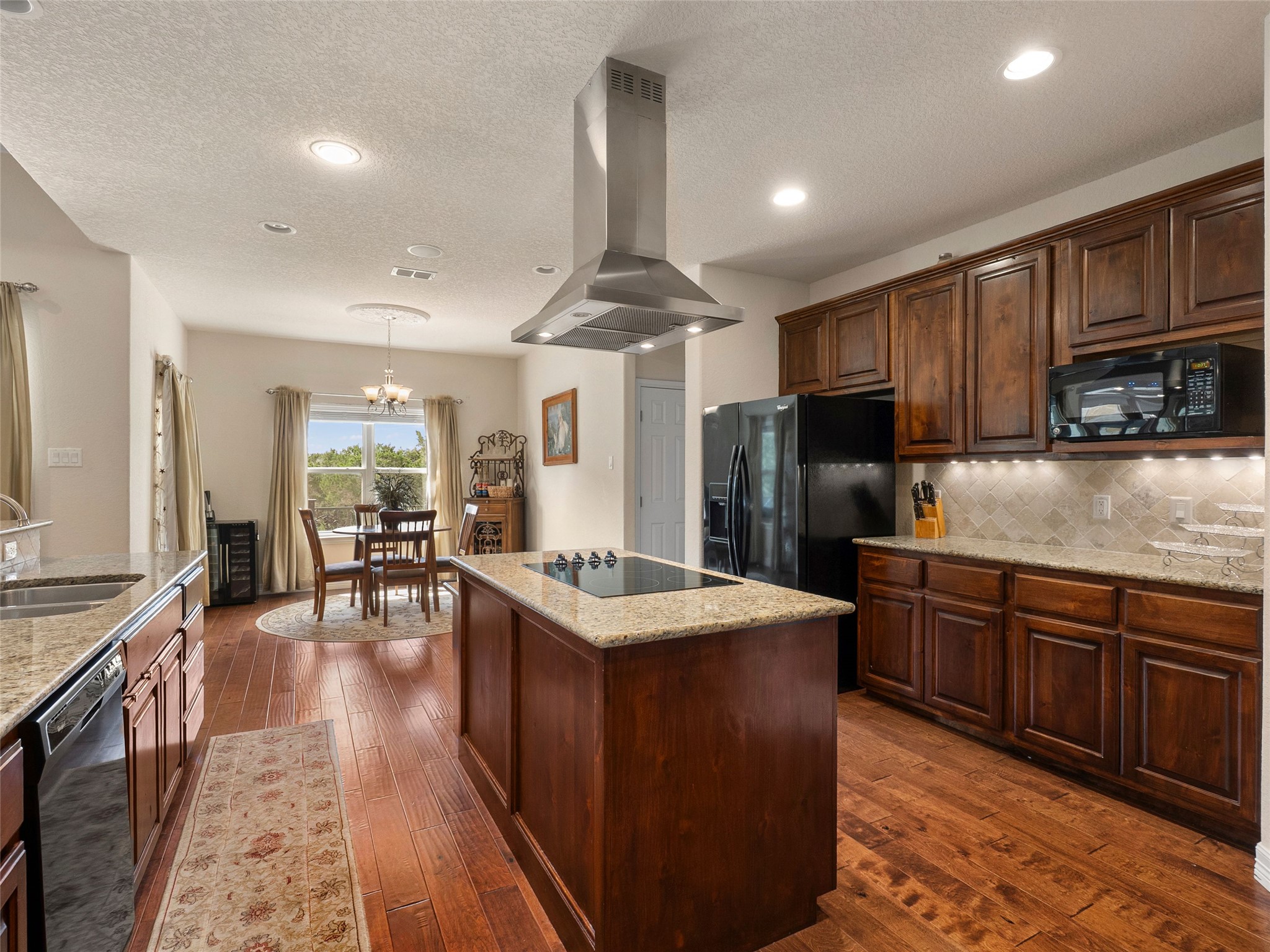 main property photo 11