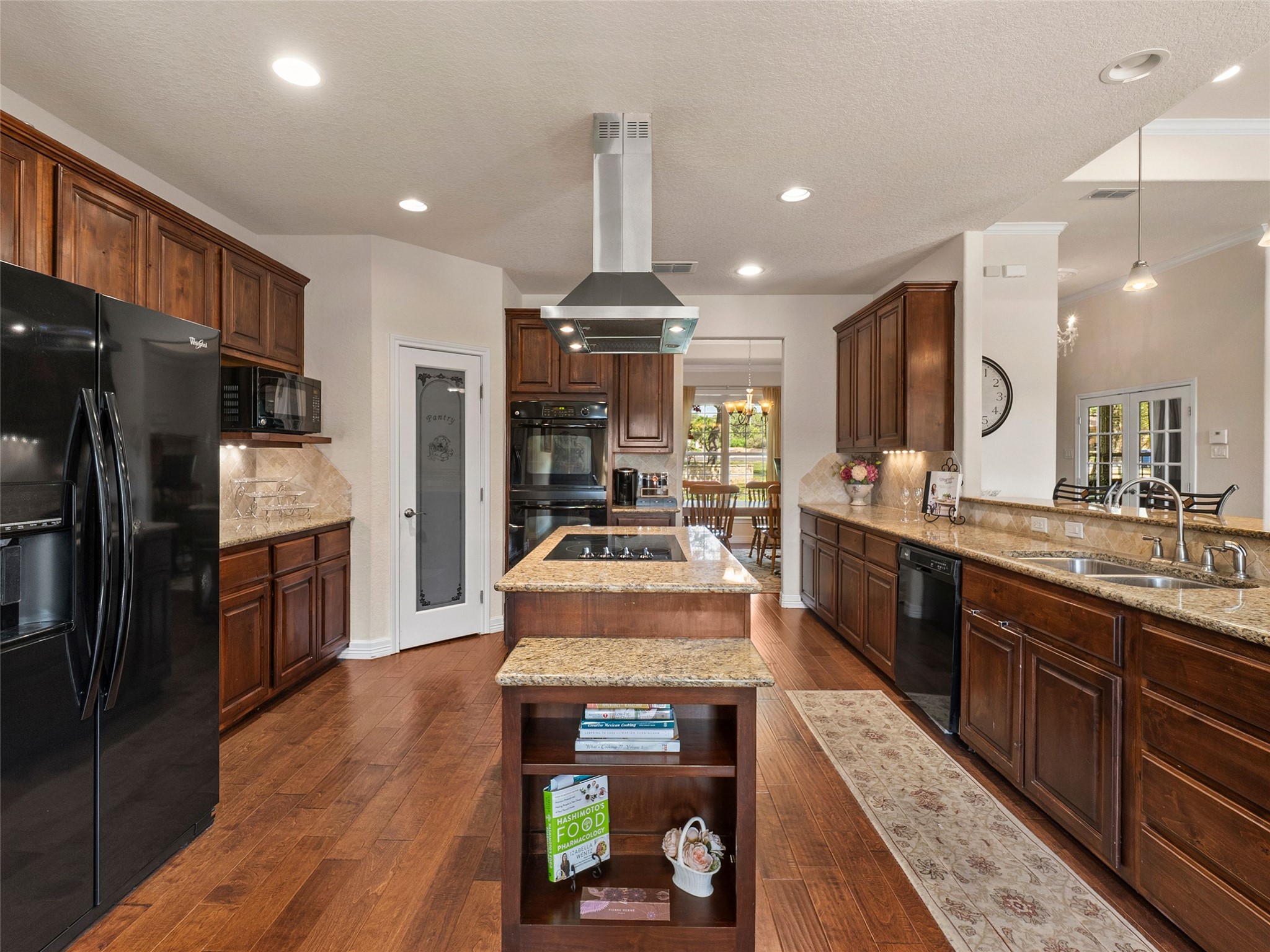 main property photo 12