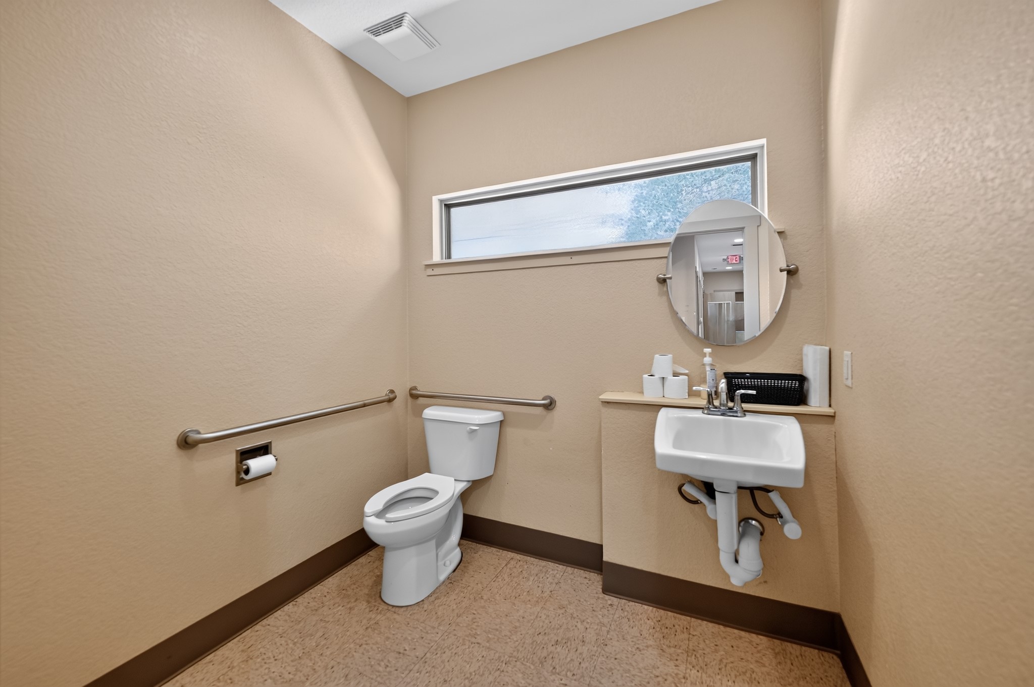 main property photo 25