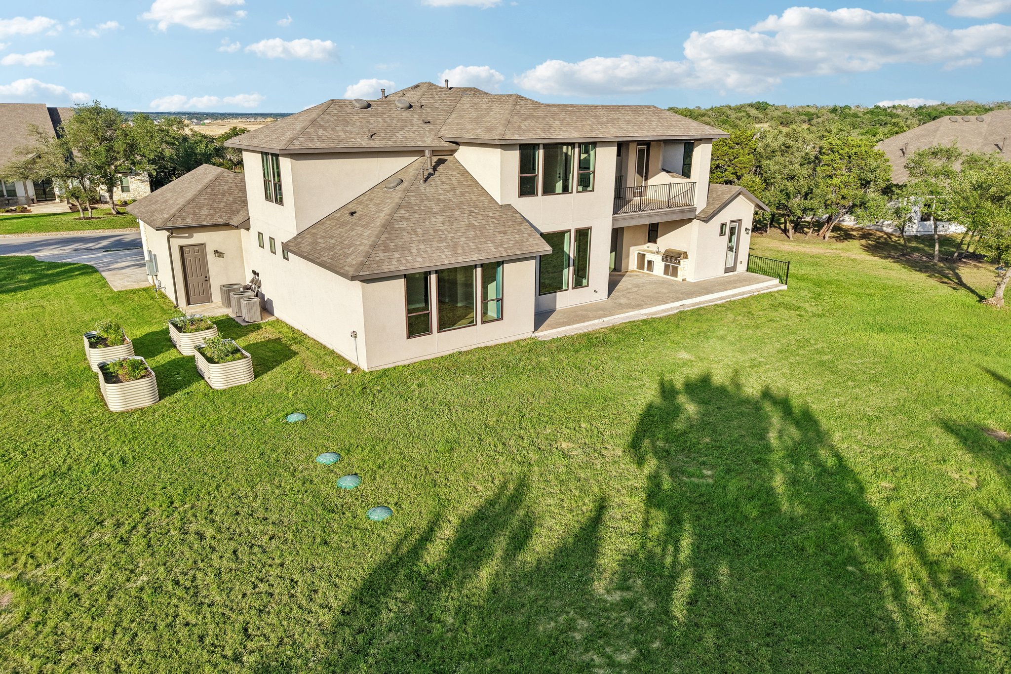 main property photo 32