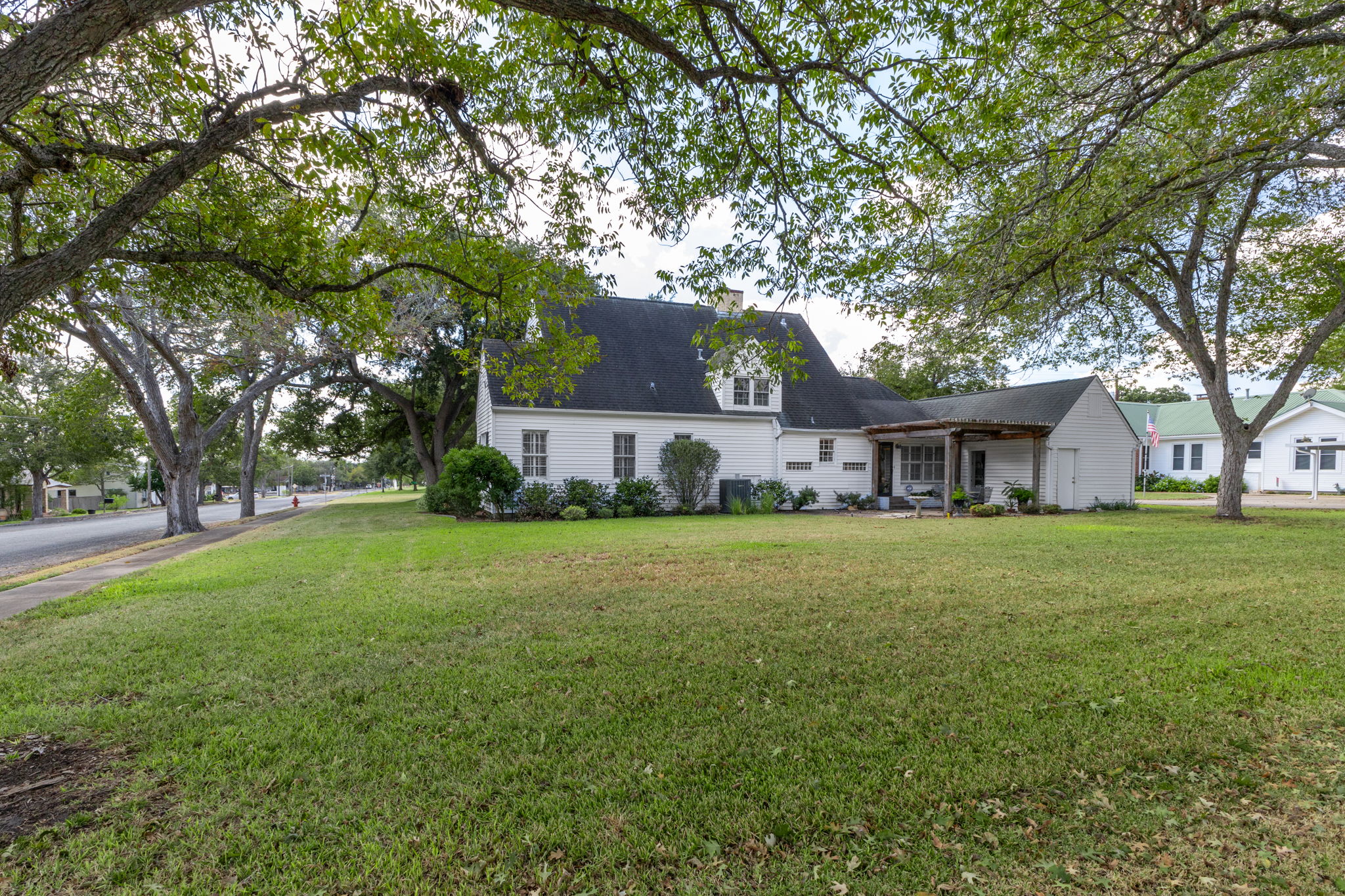 main property photo 31