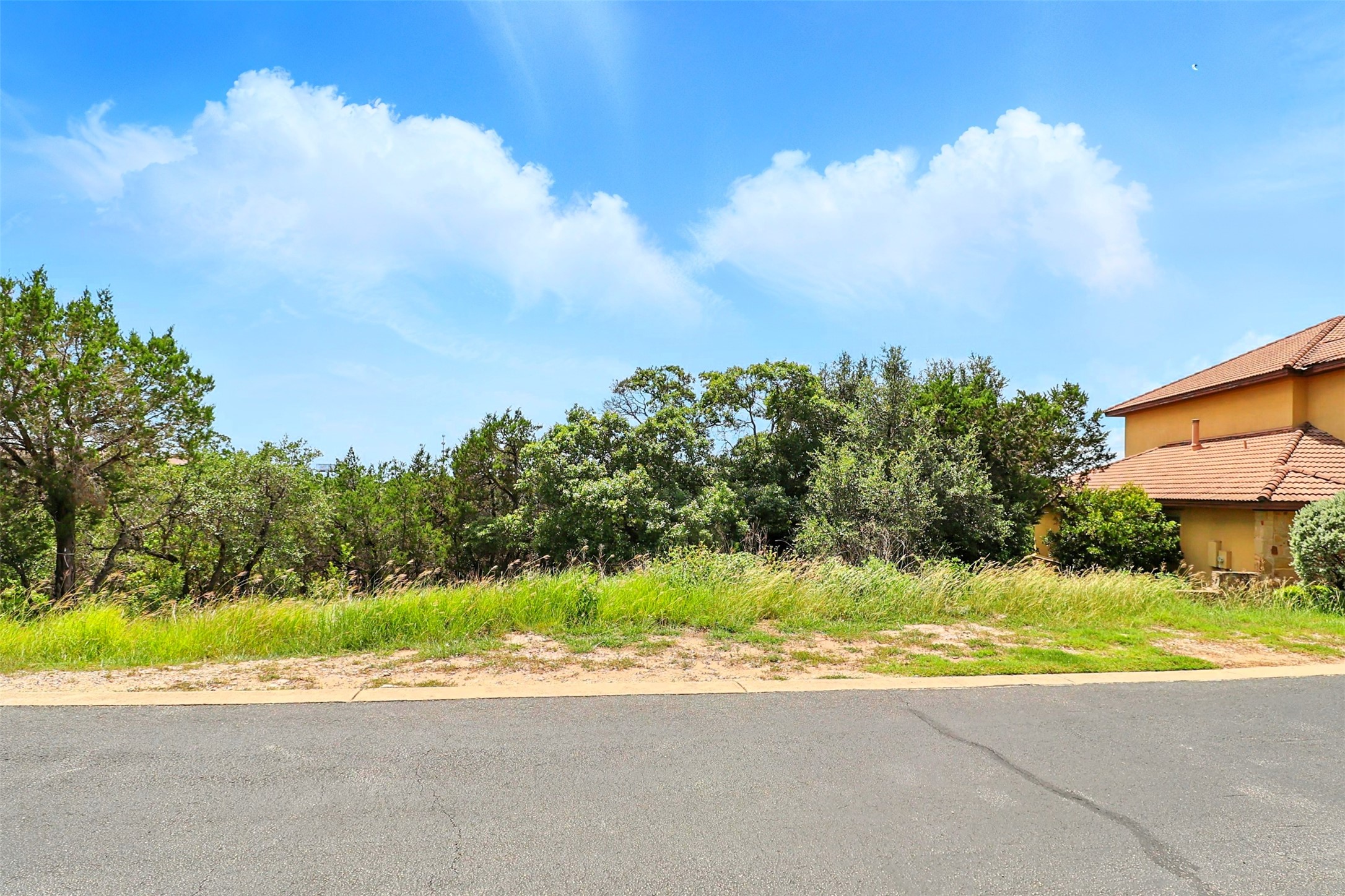 main property photo 14