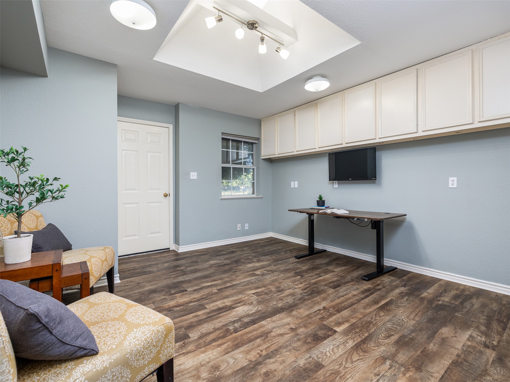 main property photo 18