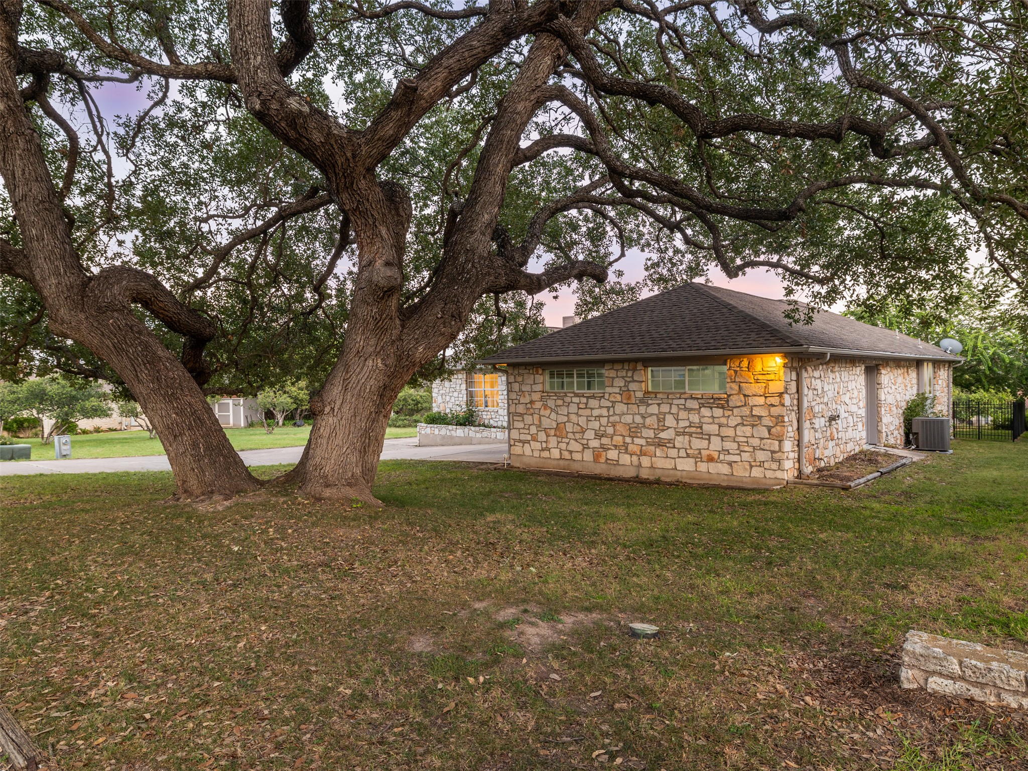 main property photo 39