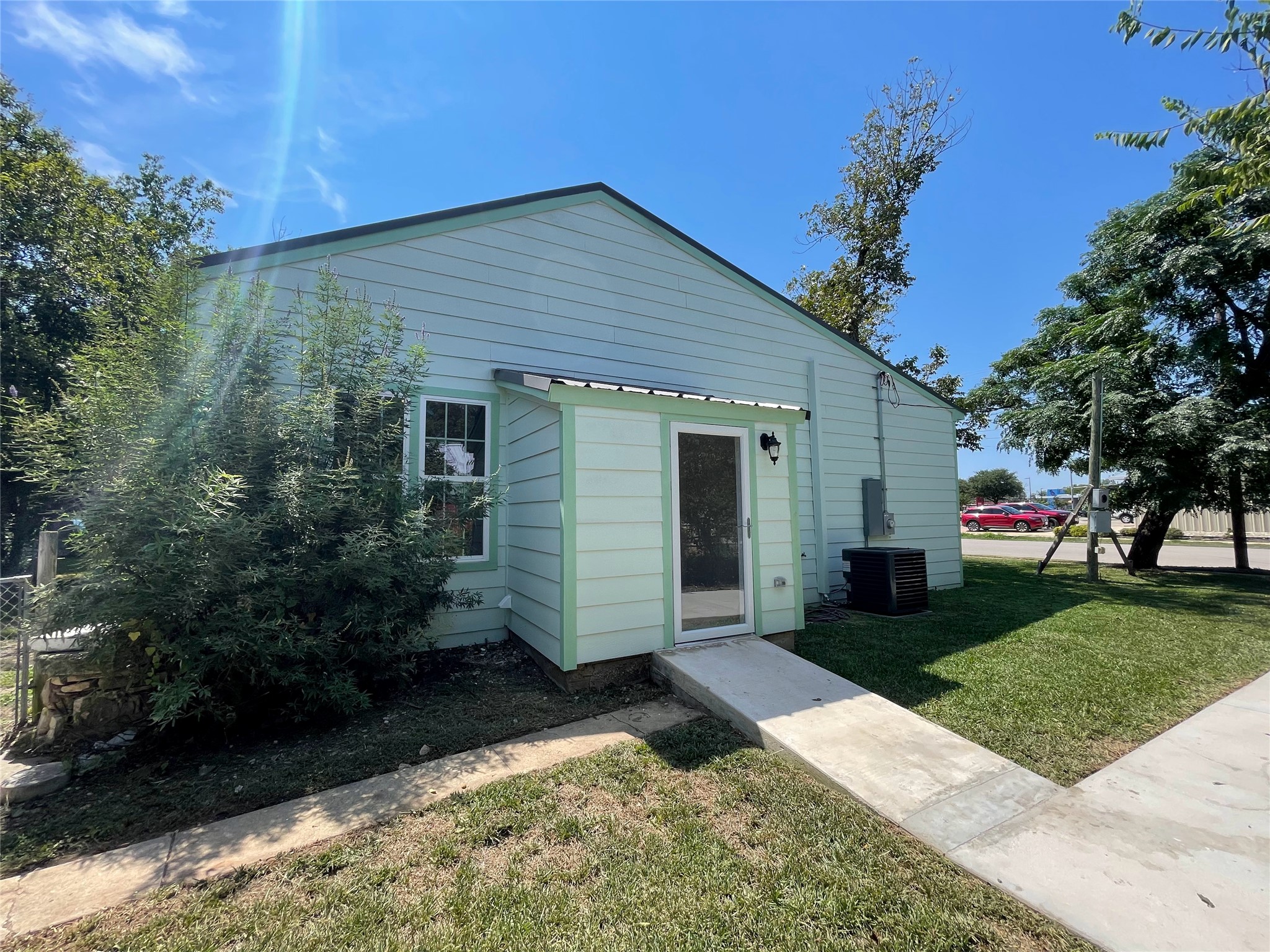 main property photo 3