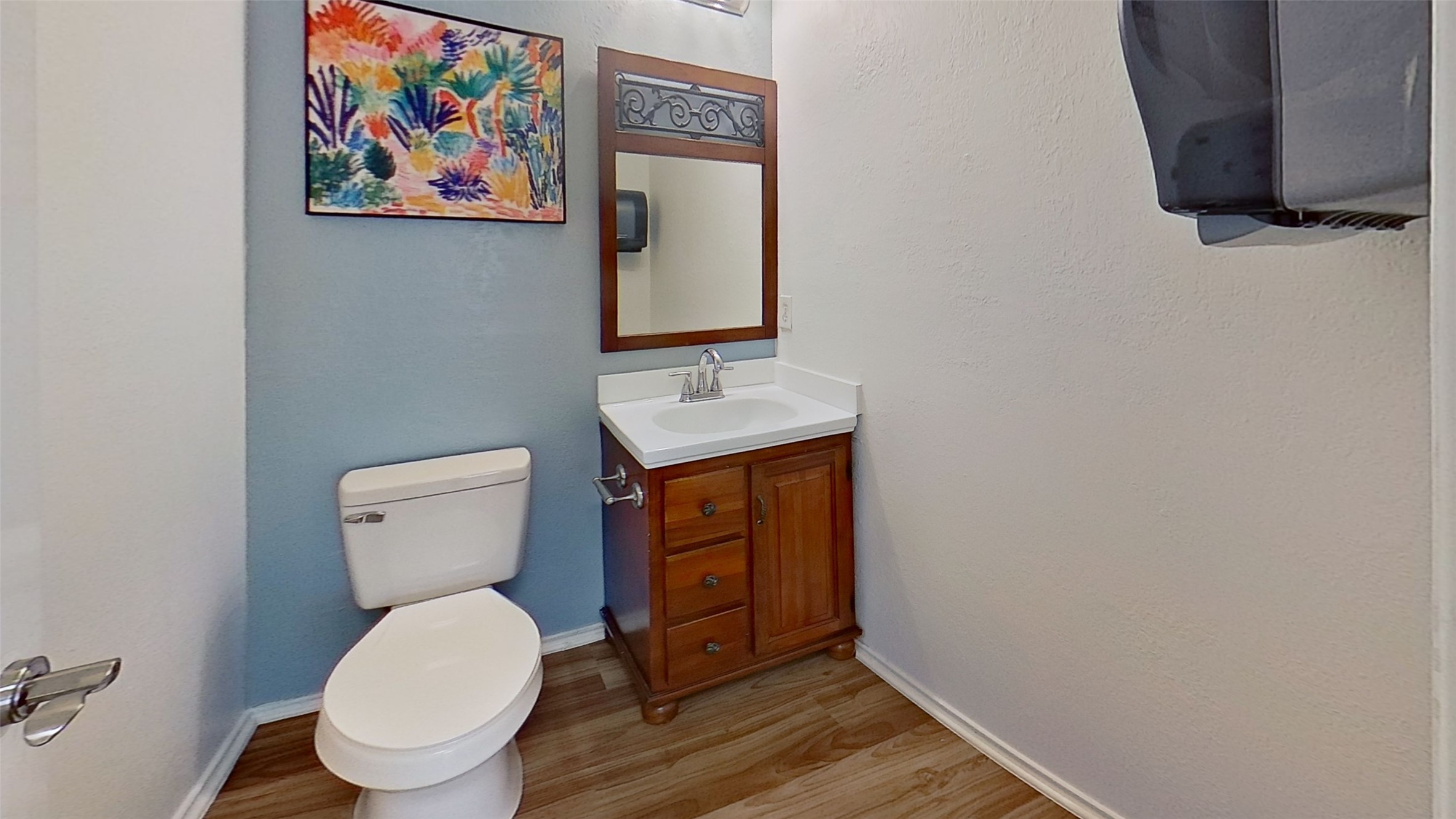 main property photo 8