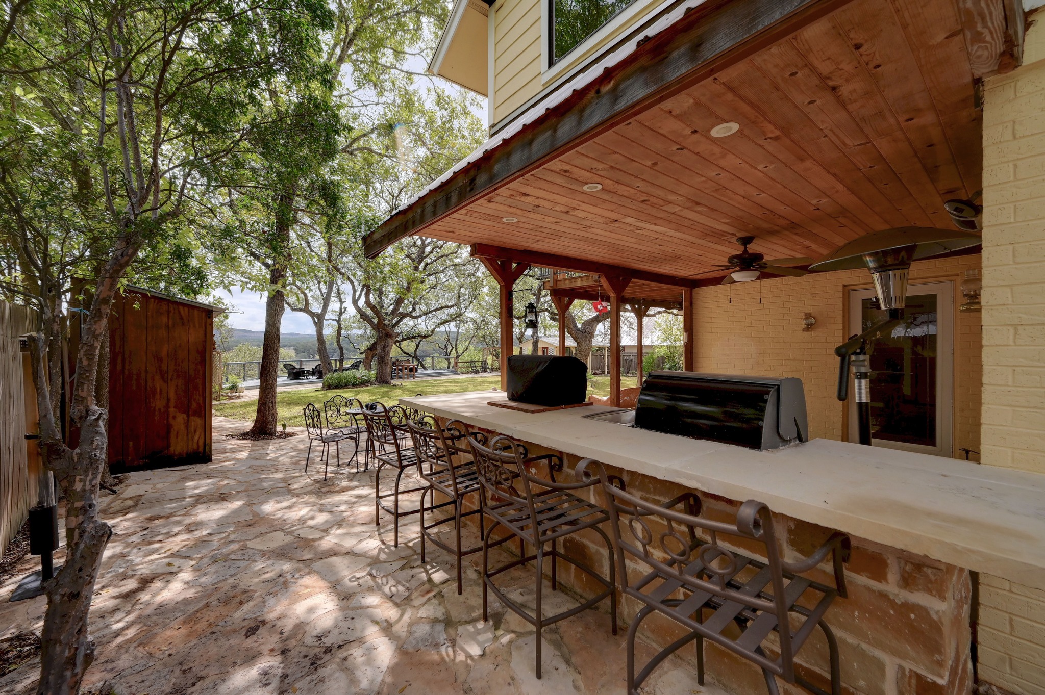 main property photo 28