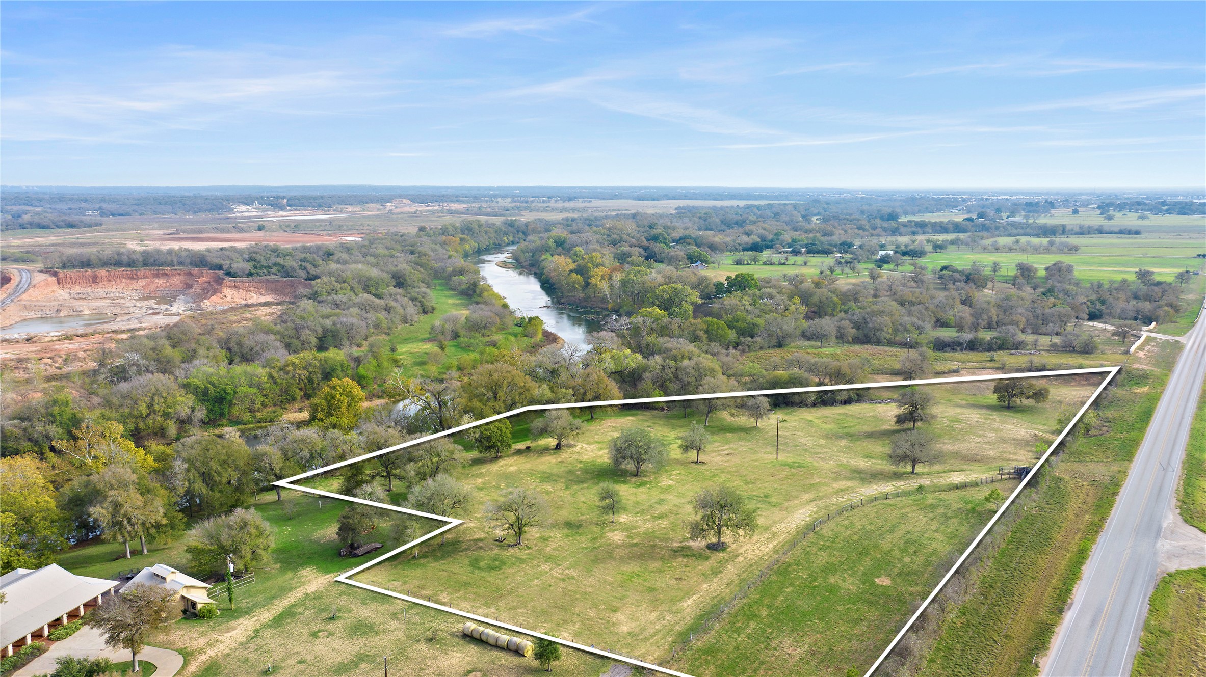 main property photo 6