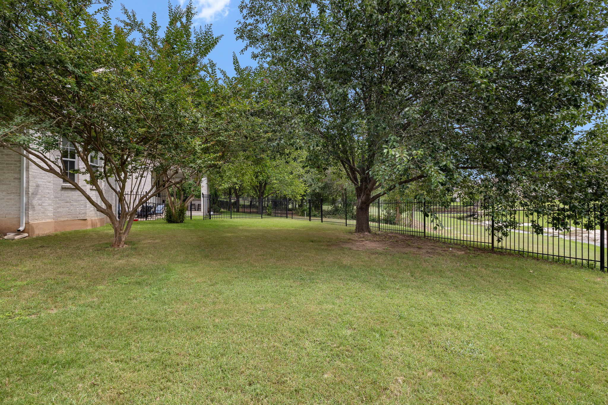 main property photo 39