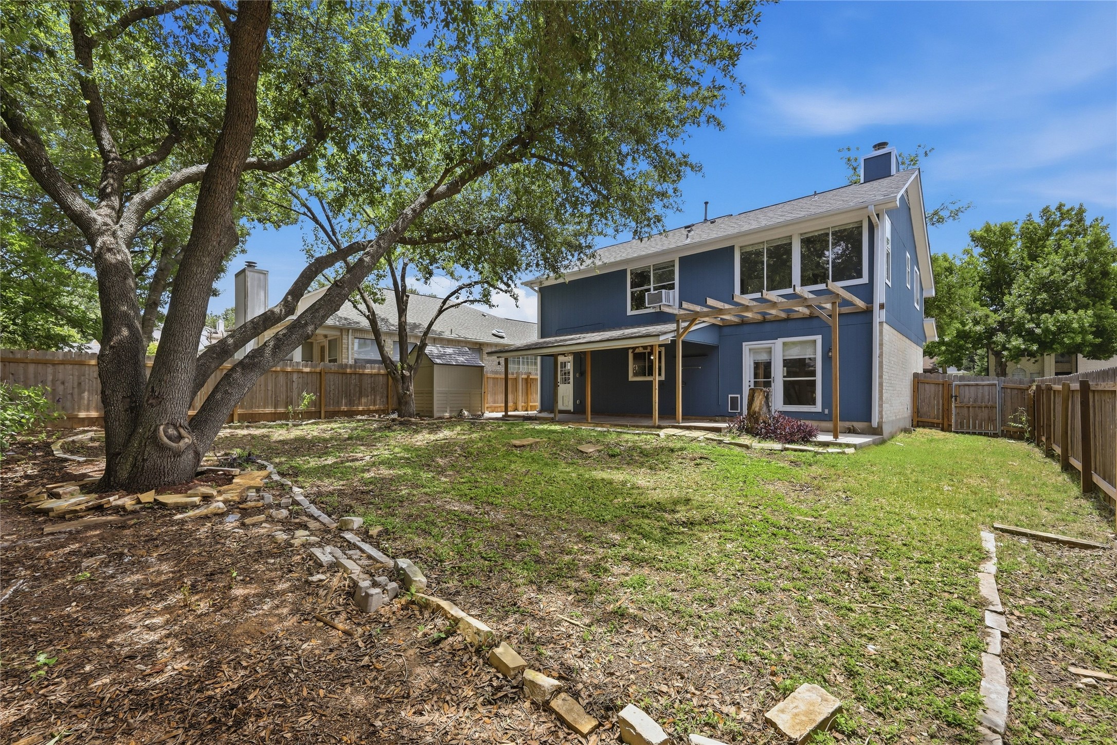 main property photo 25