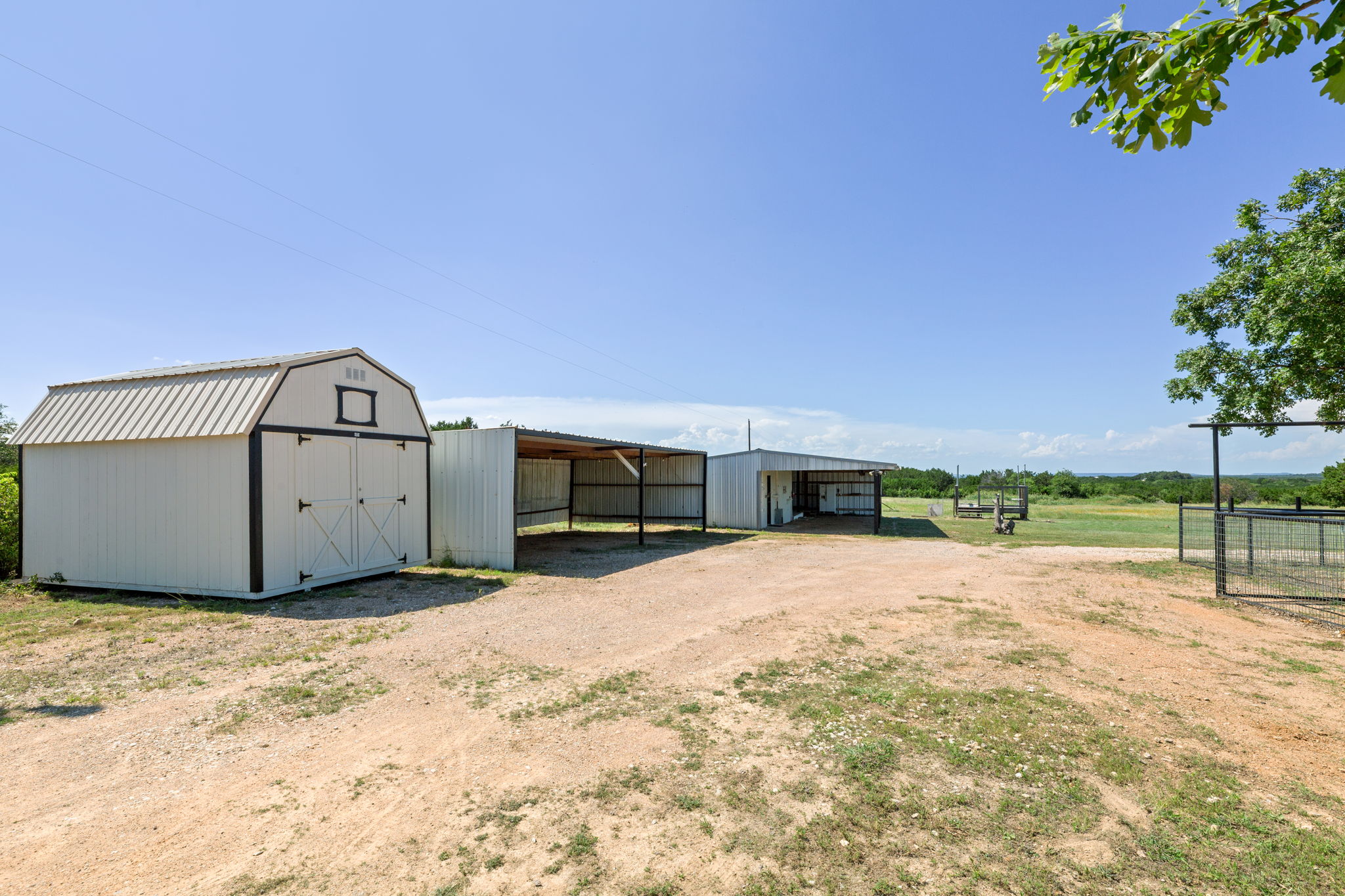 main property photo 10