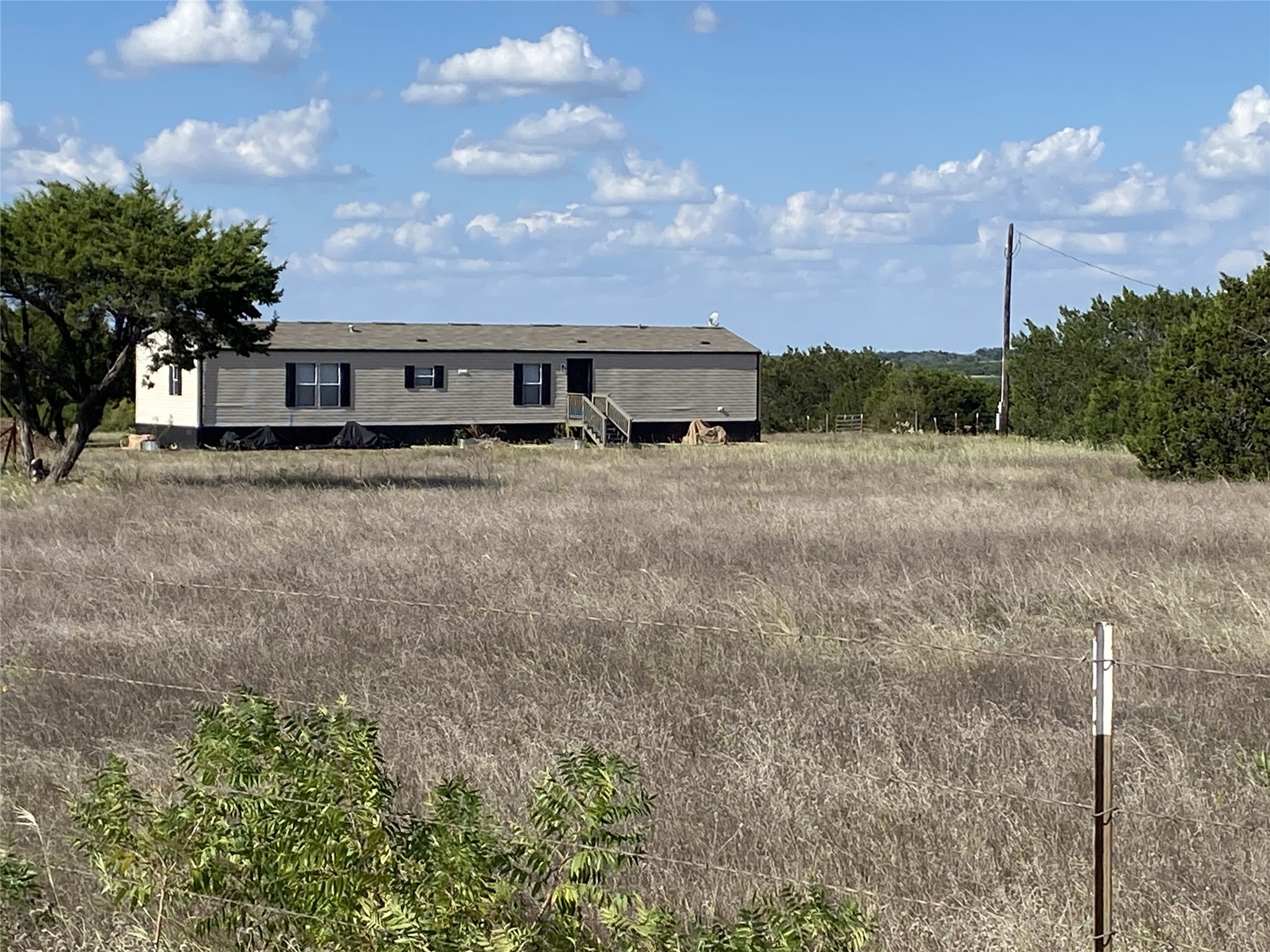 main property photo 28