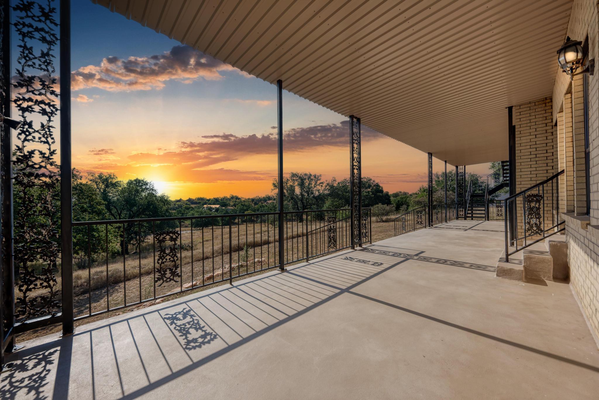 main property photo 28