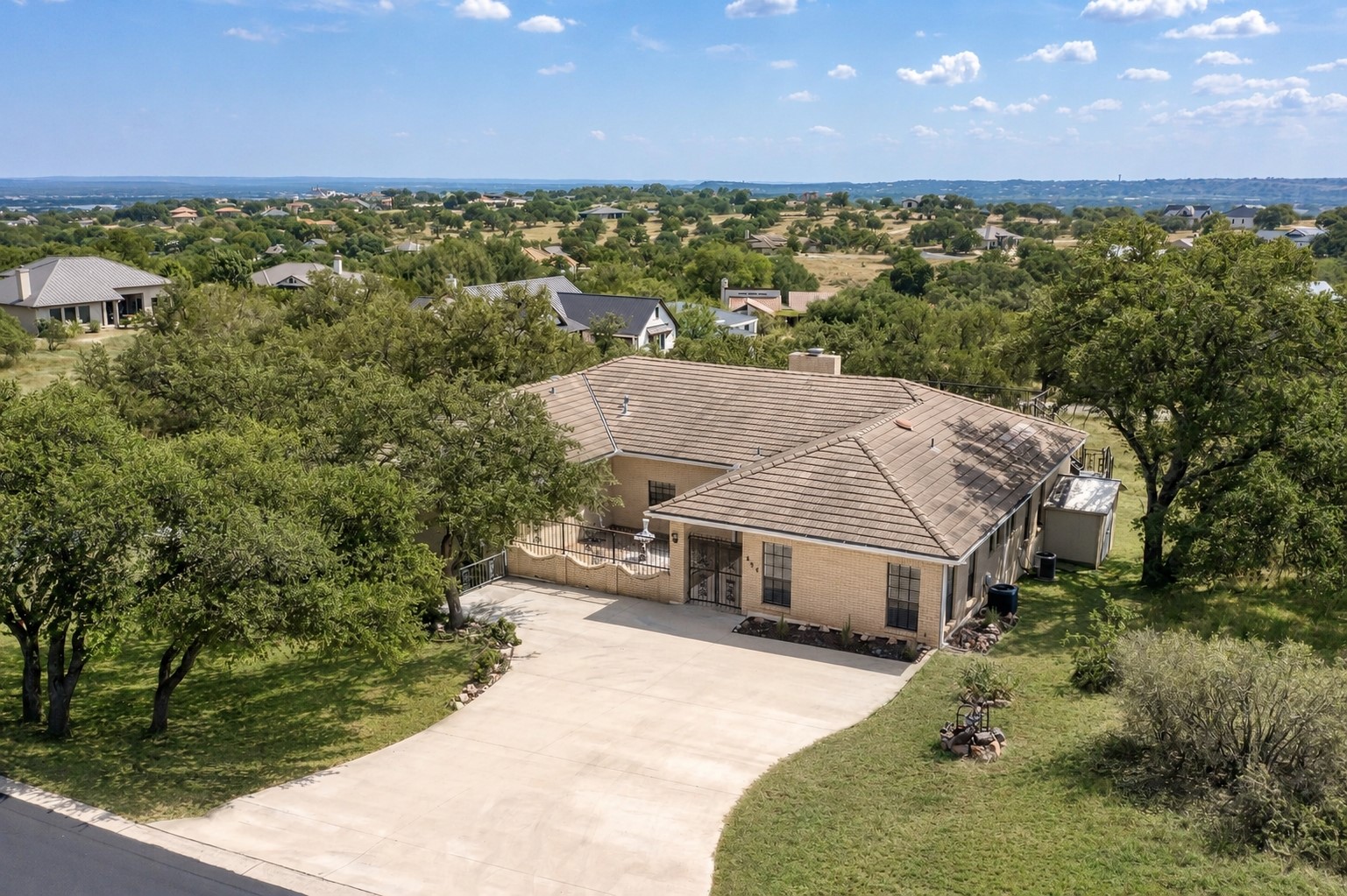 main property photo 30