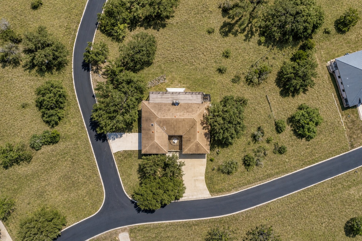 main property photo 34
