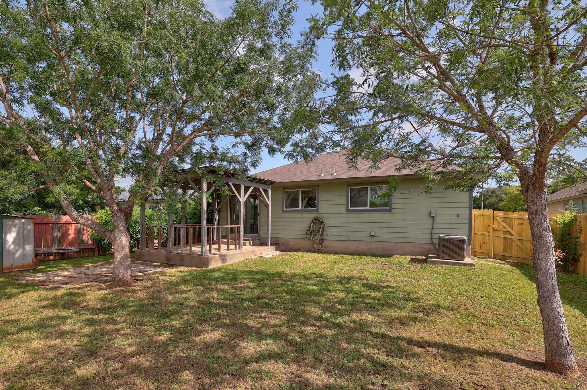 main property photo 25