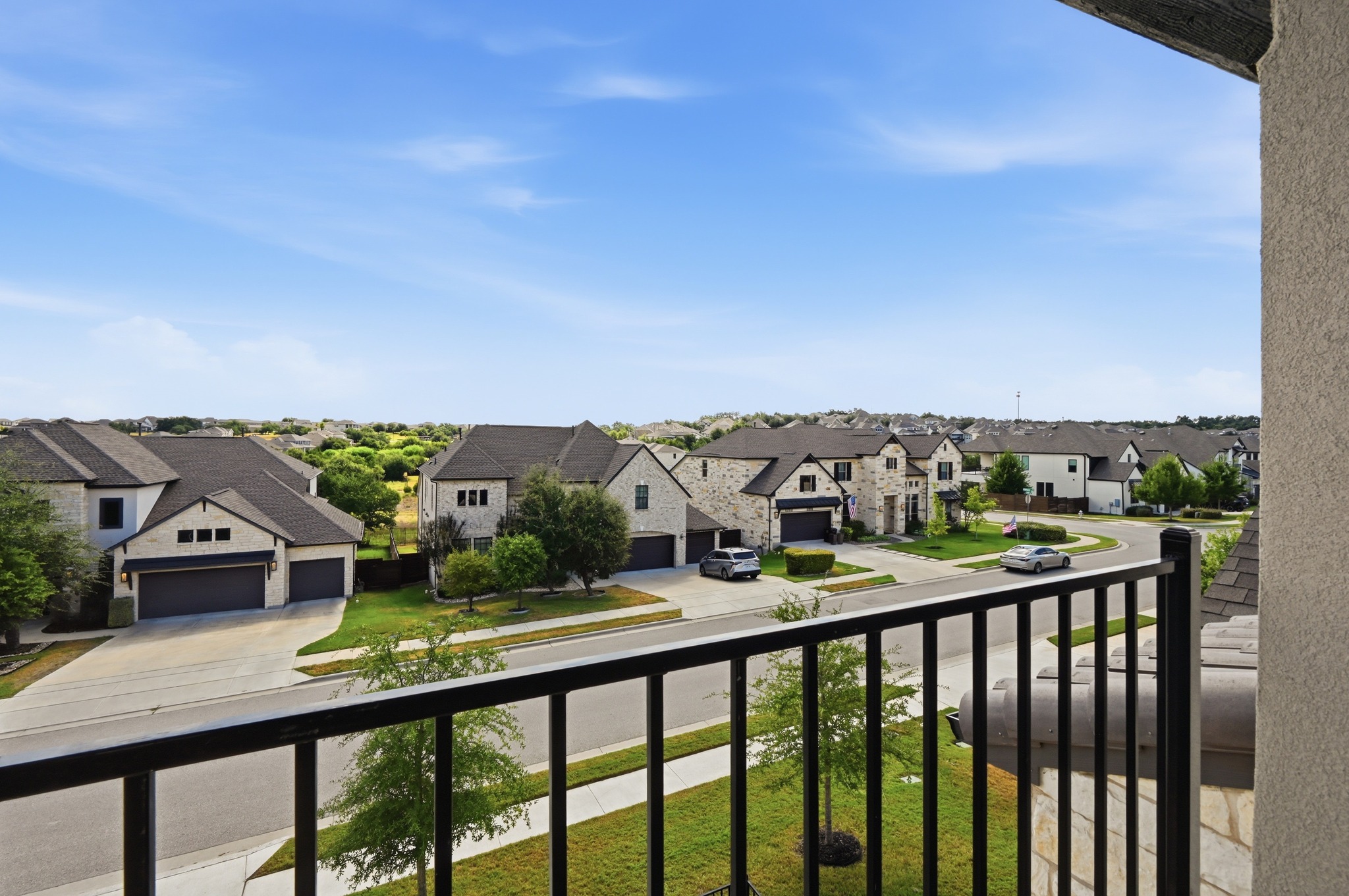 main property photo 28
