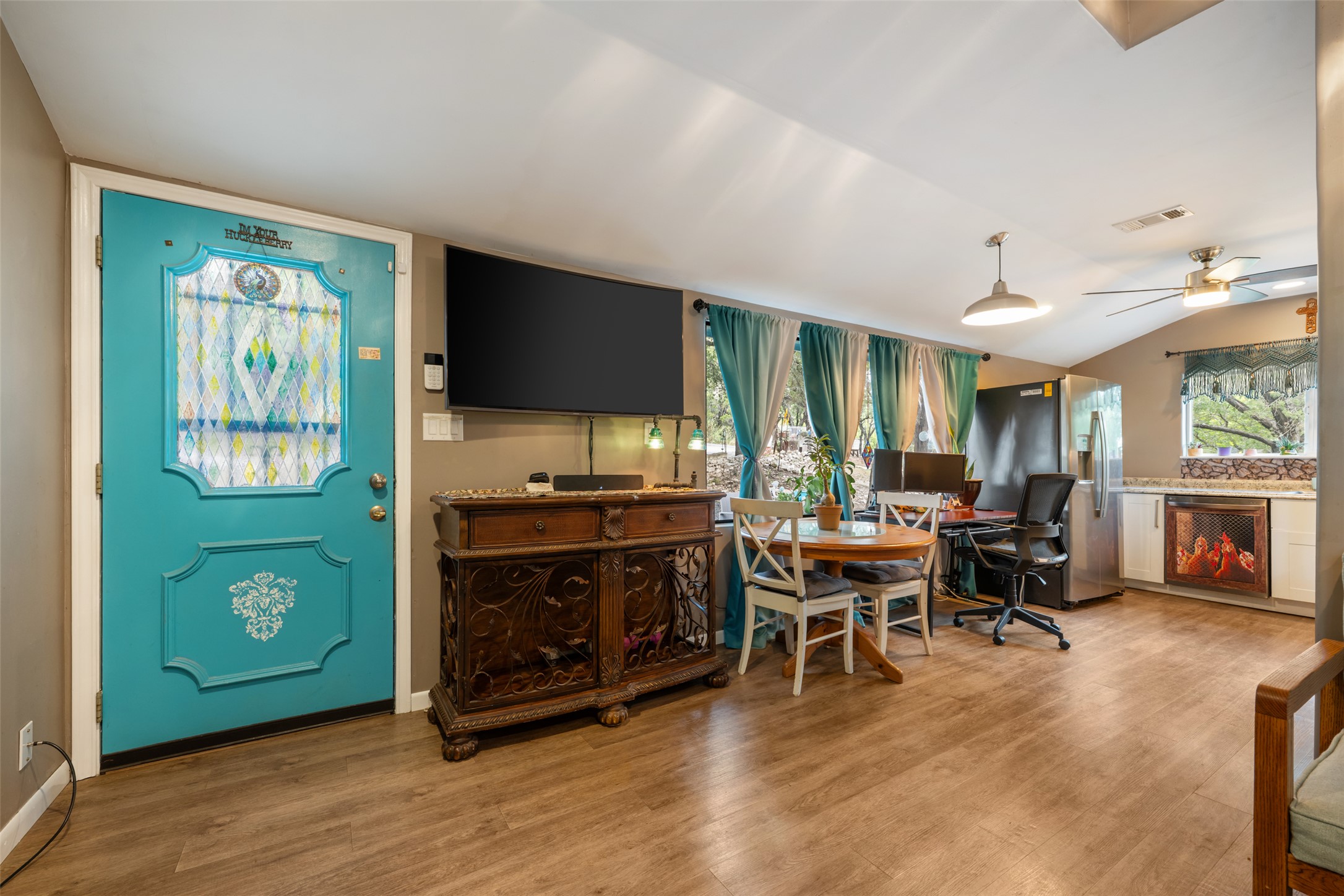 main property photo 11