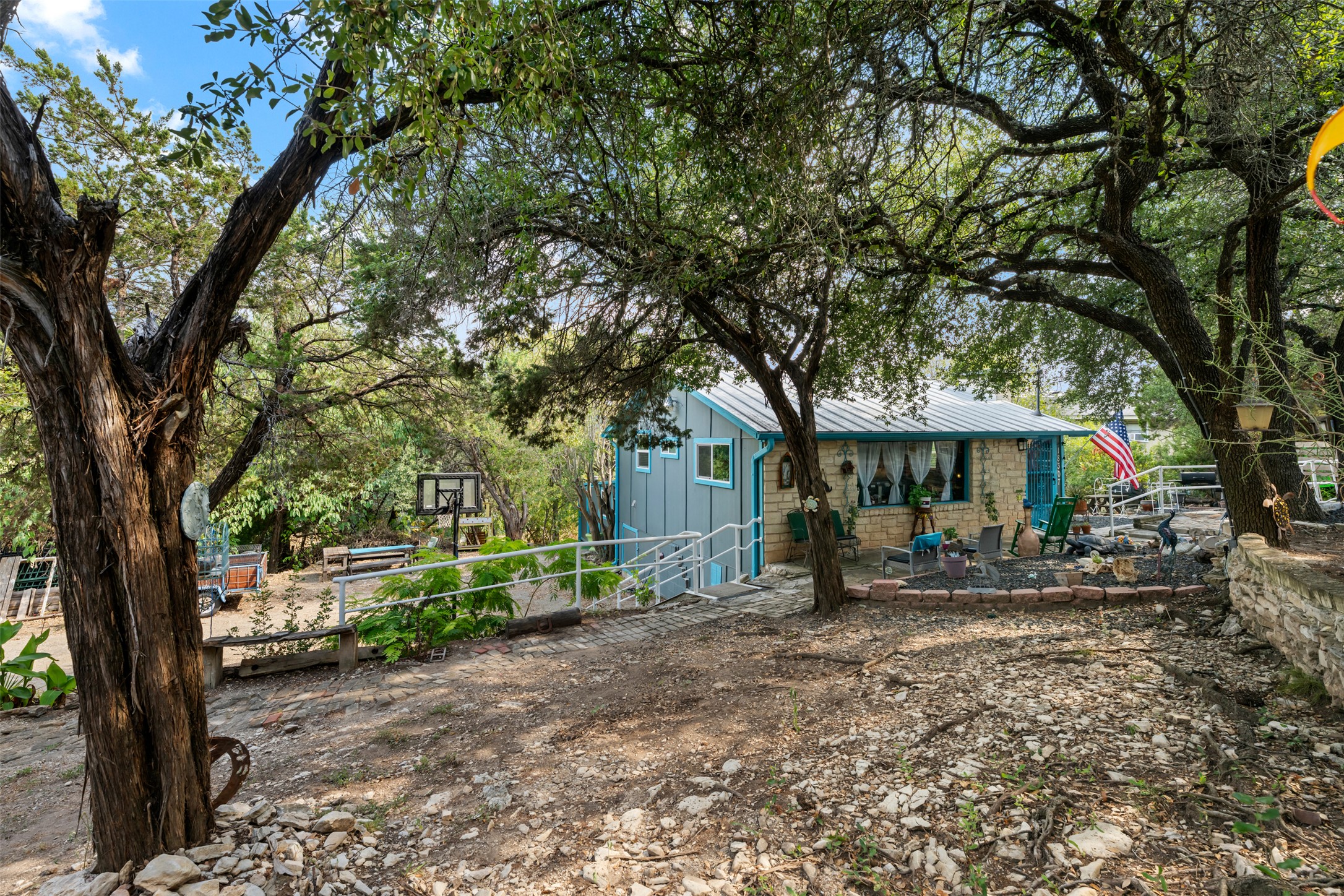 main property photo 27