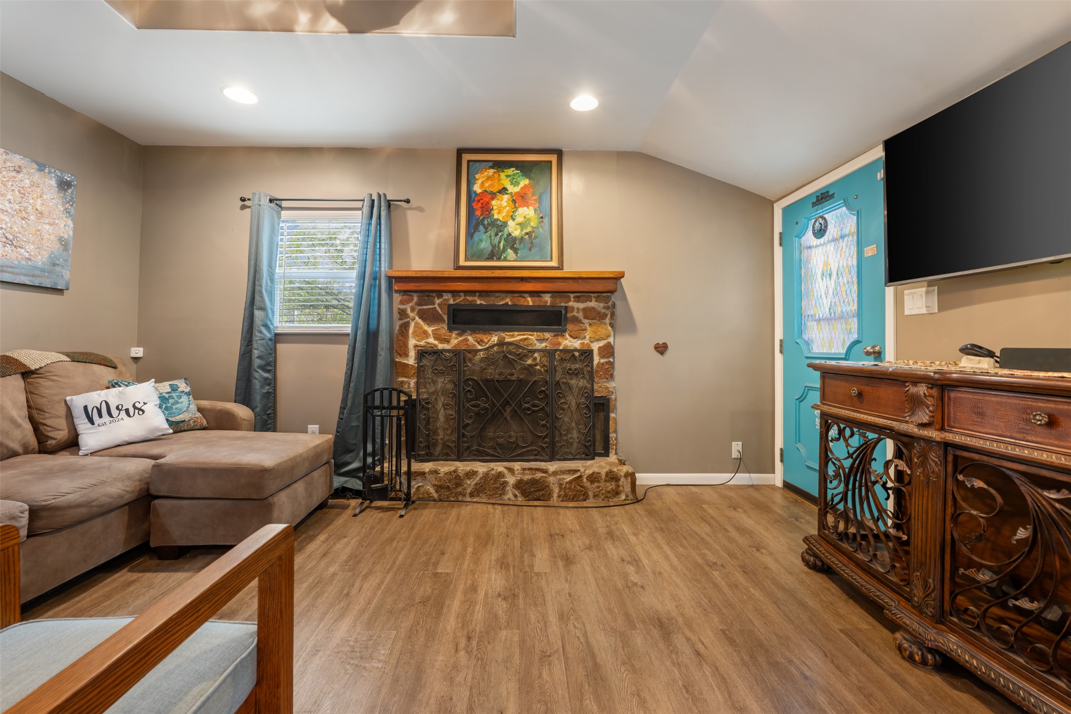 main property photo 8