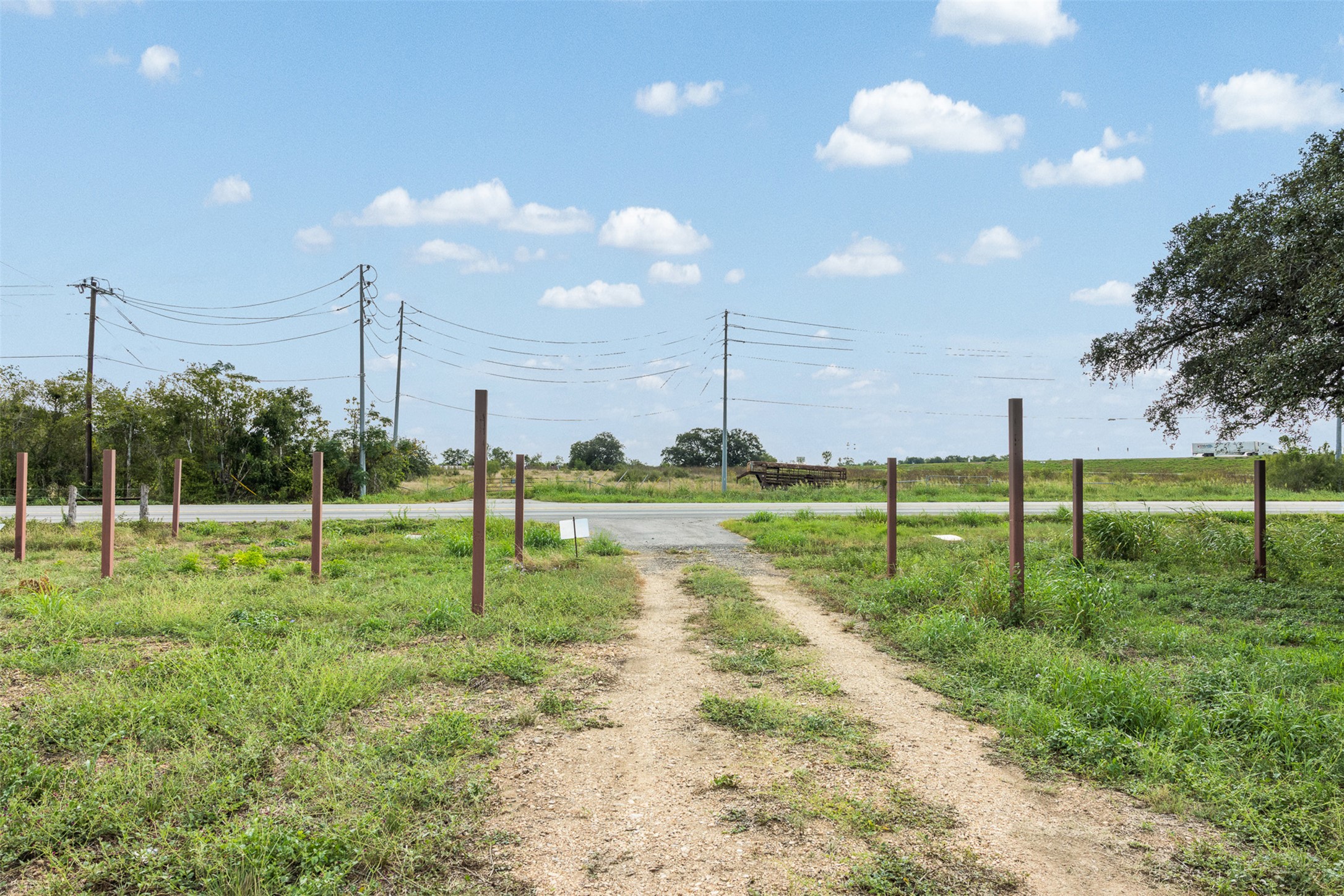 main property photo 30