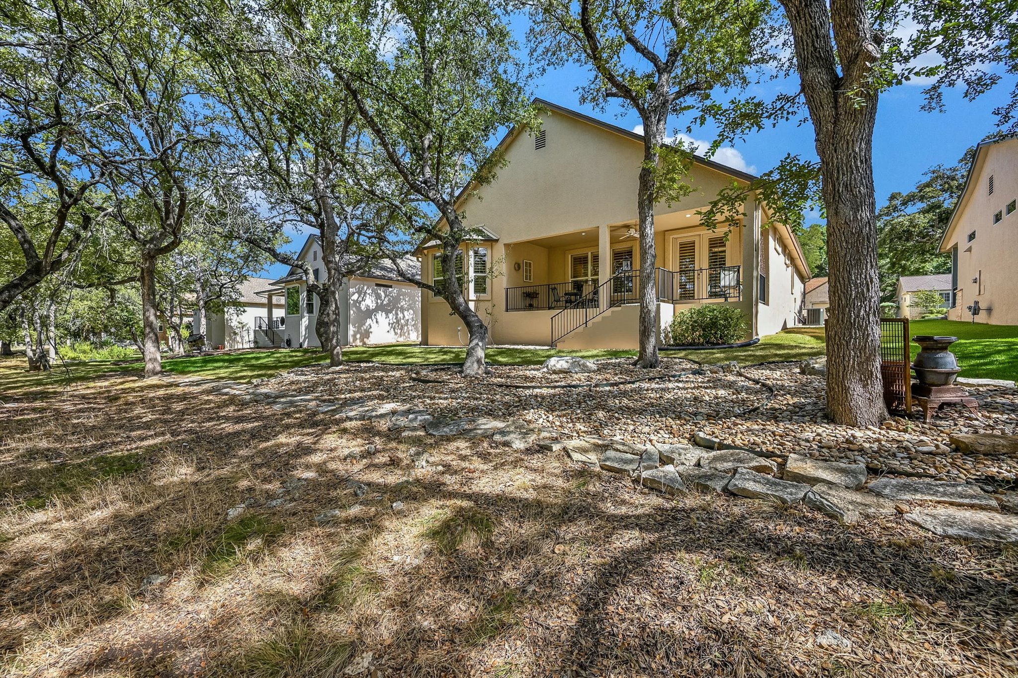 main property photo 28