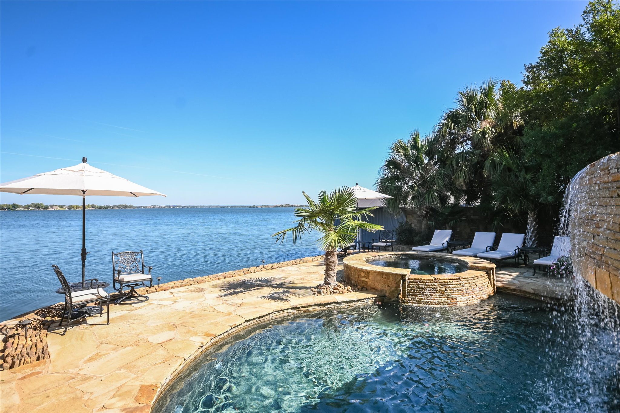 main property photo 25