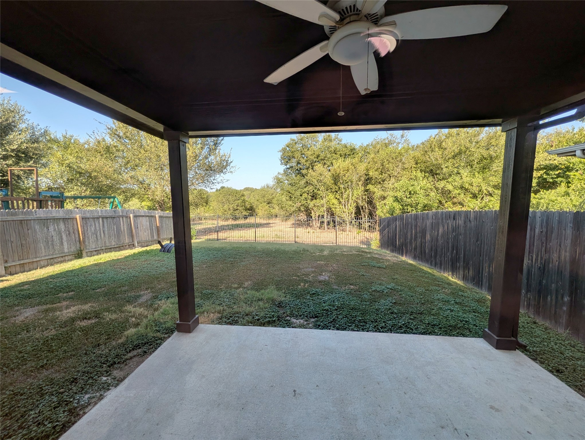 main property photo 10