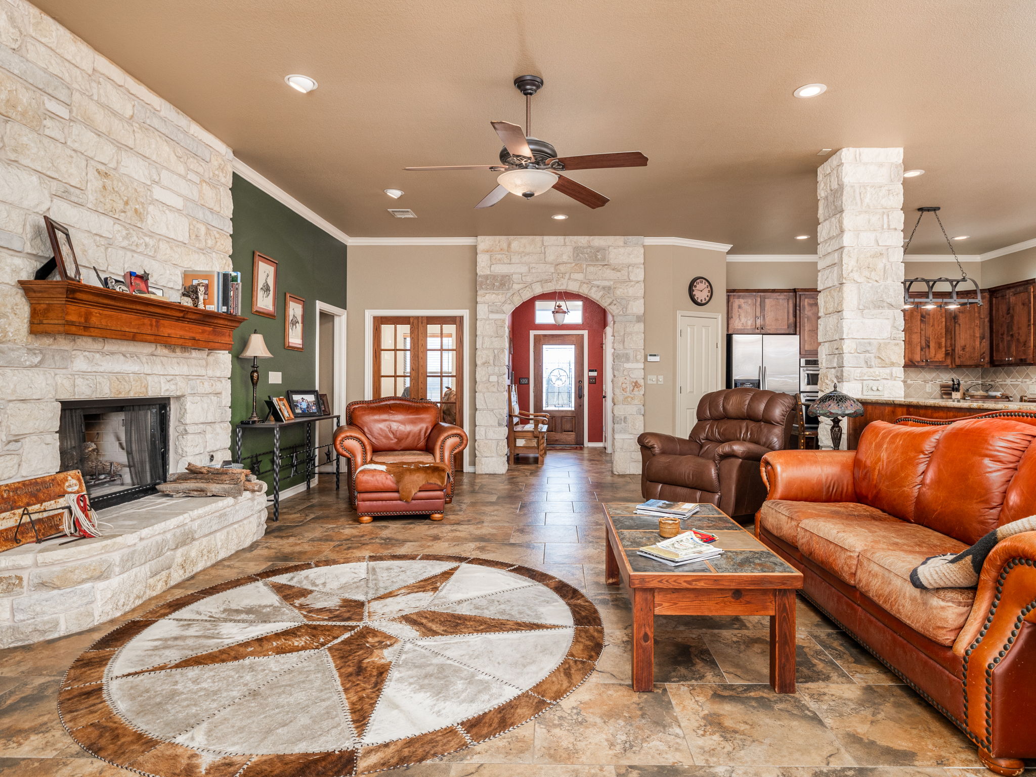 main property photo 8