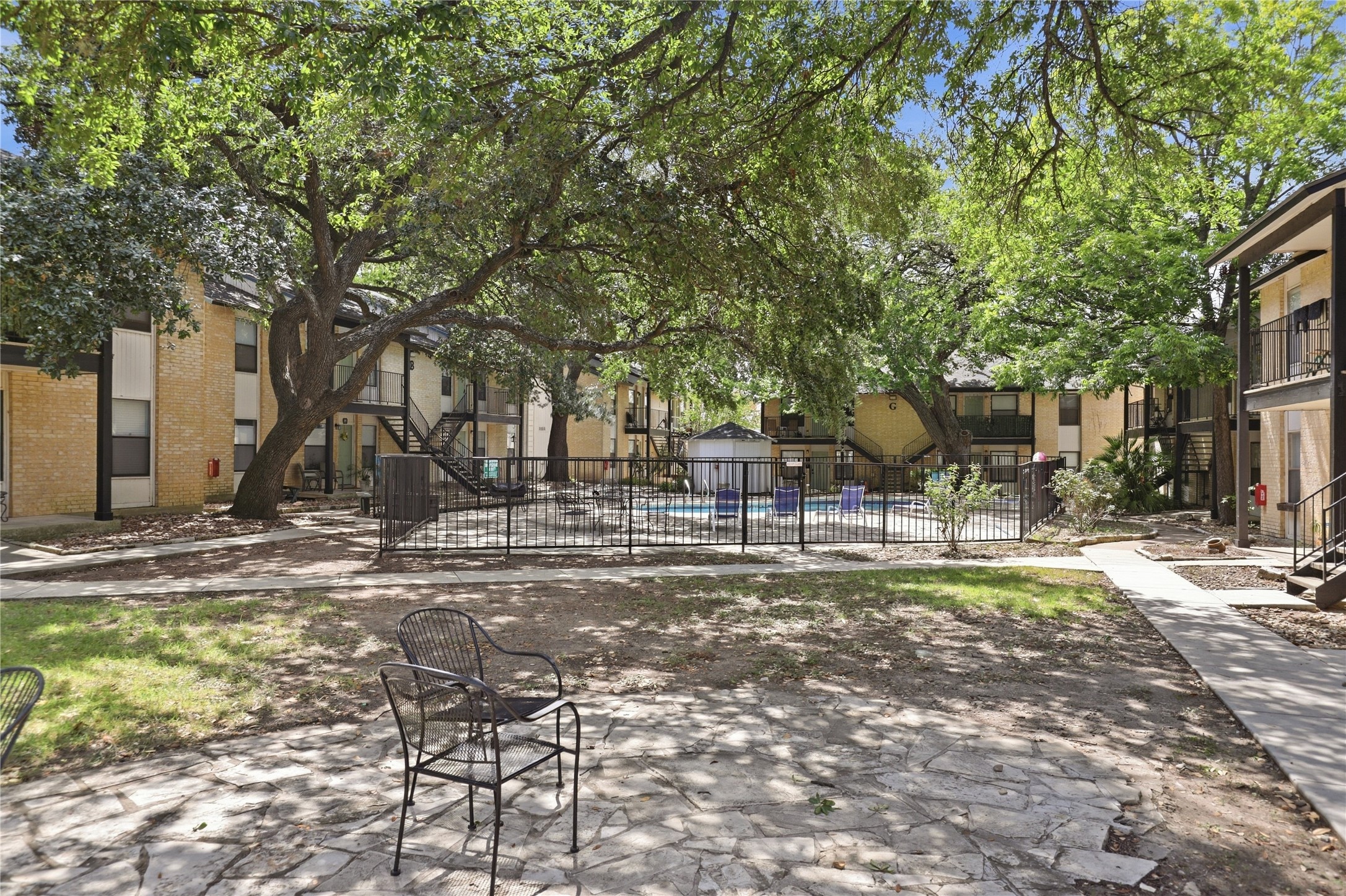 main property photo 25