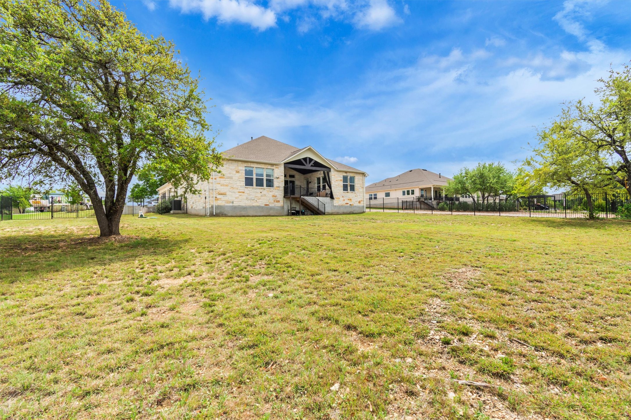 main property photo 30