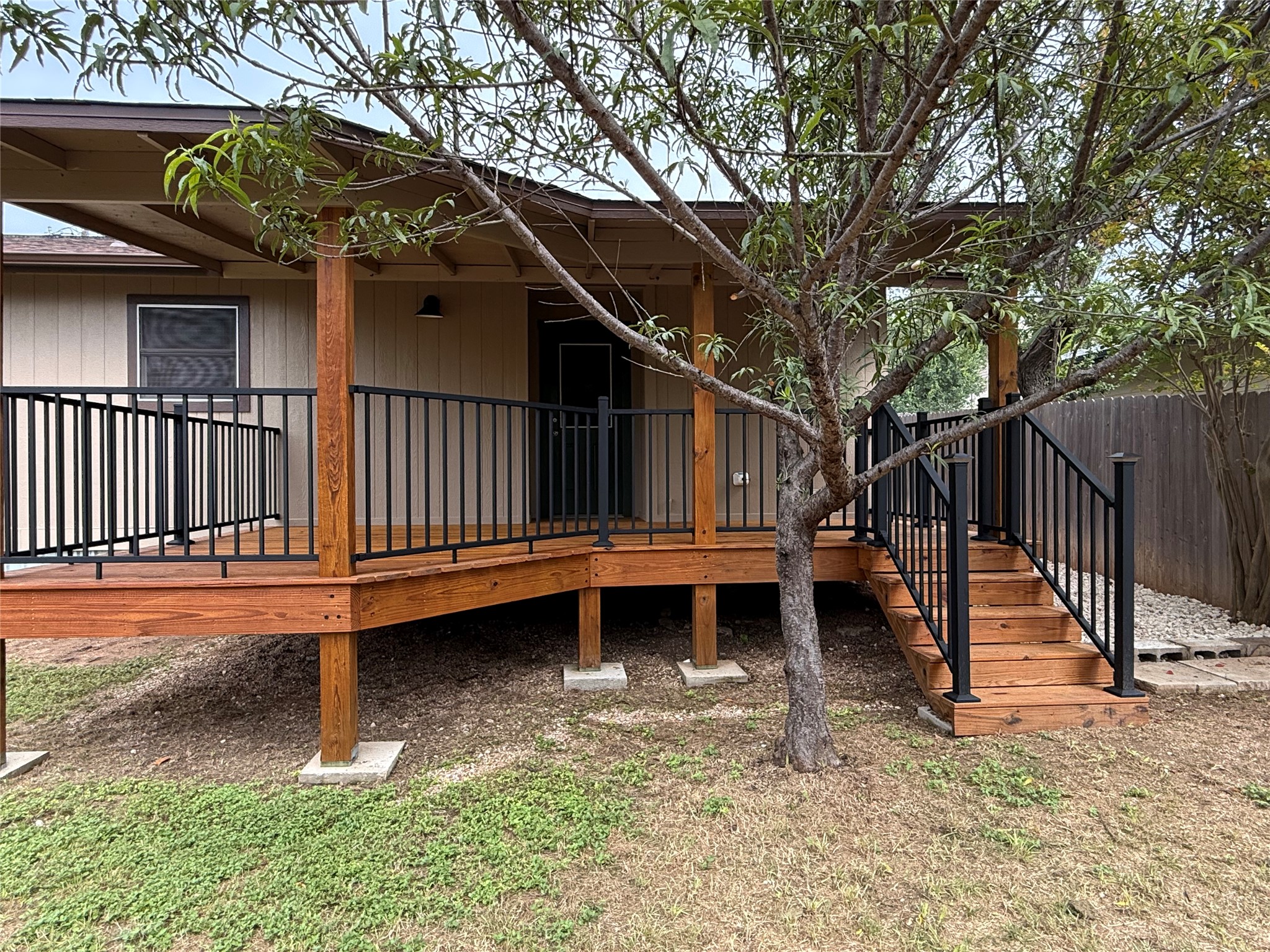 main property photo 16