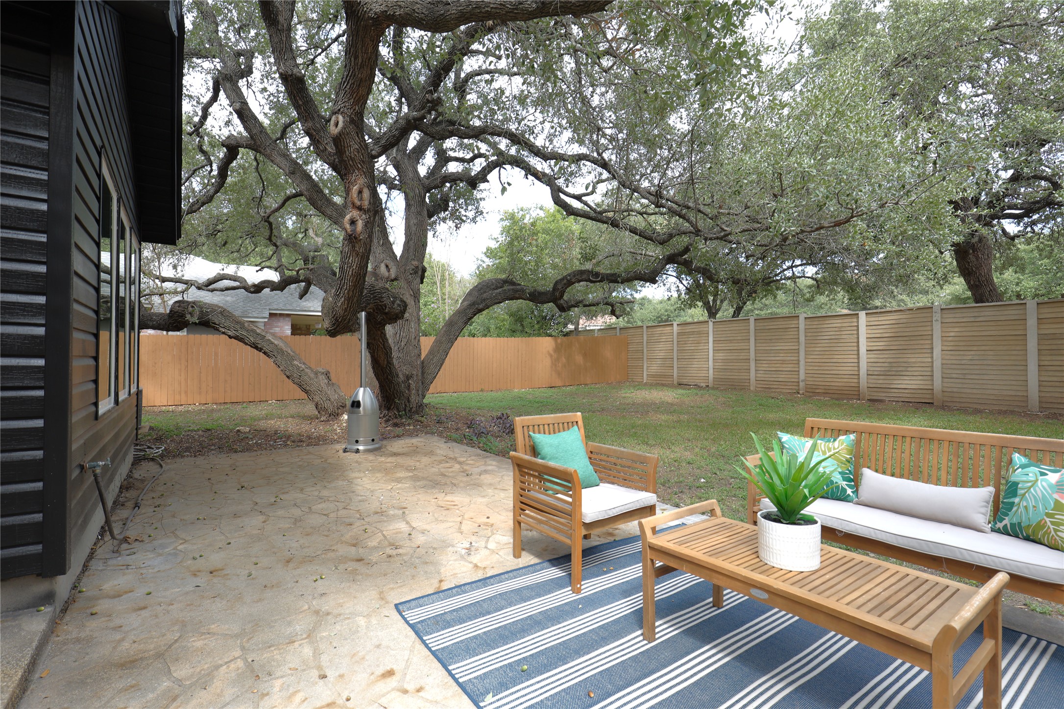 main property photo 27