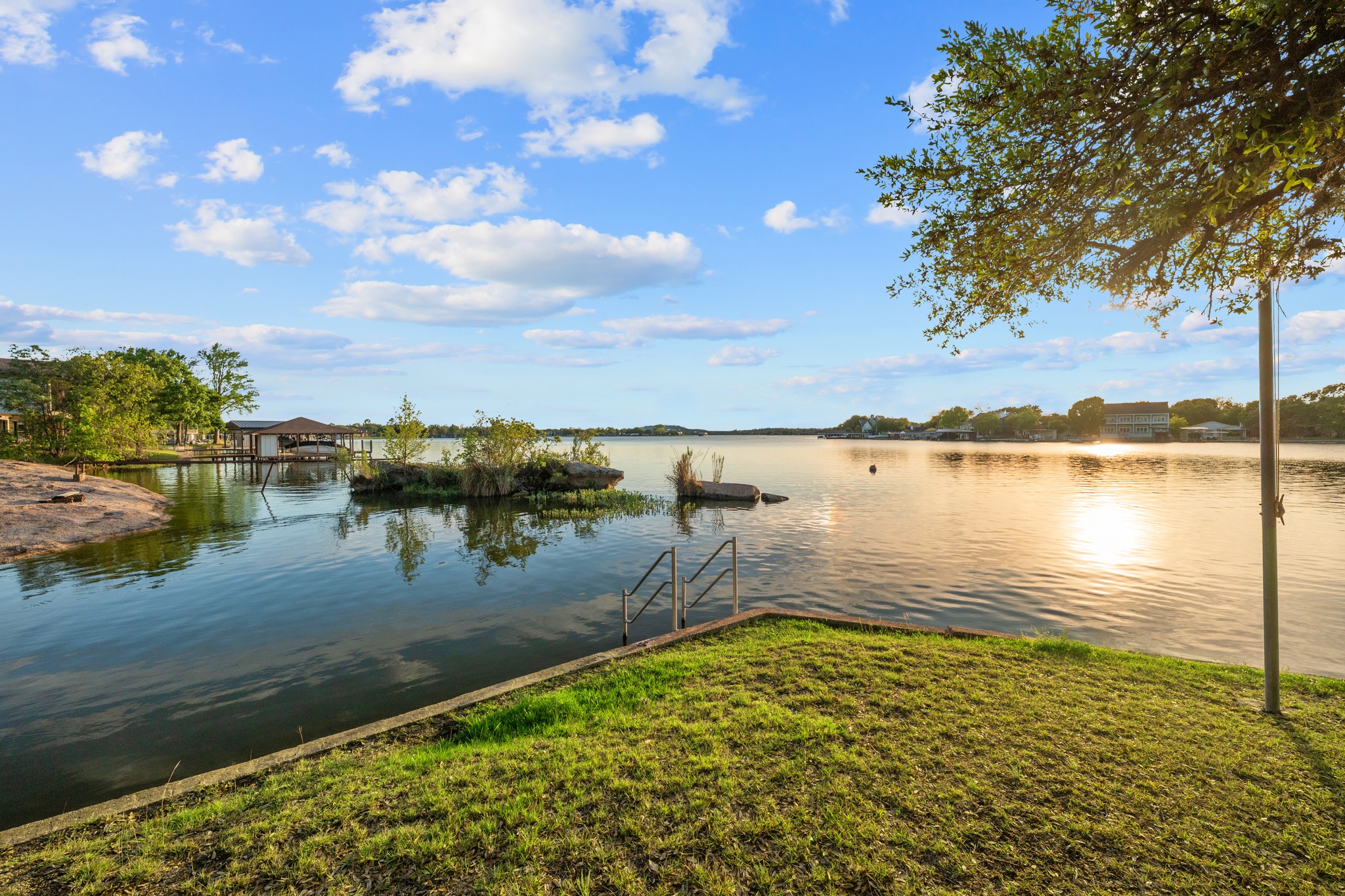main property photo 18